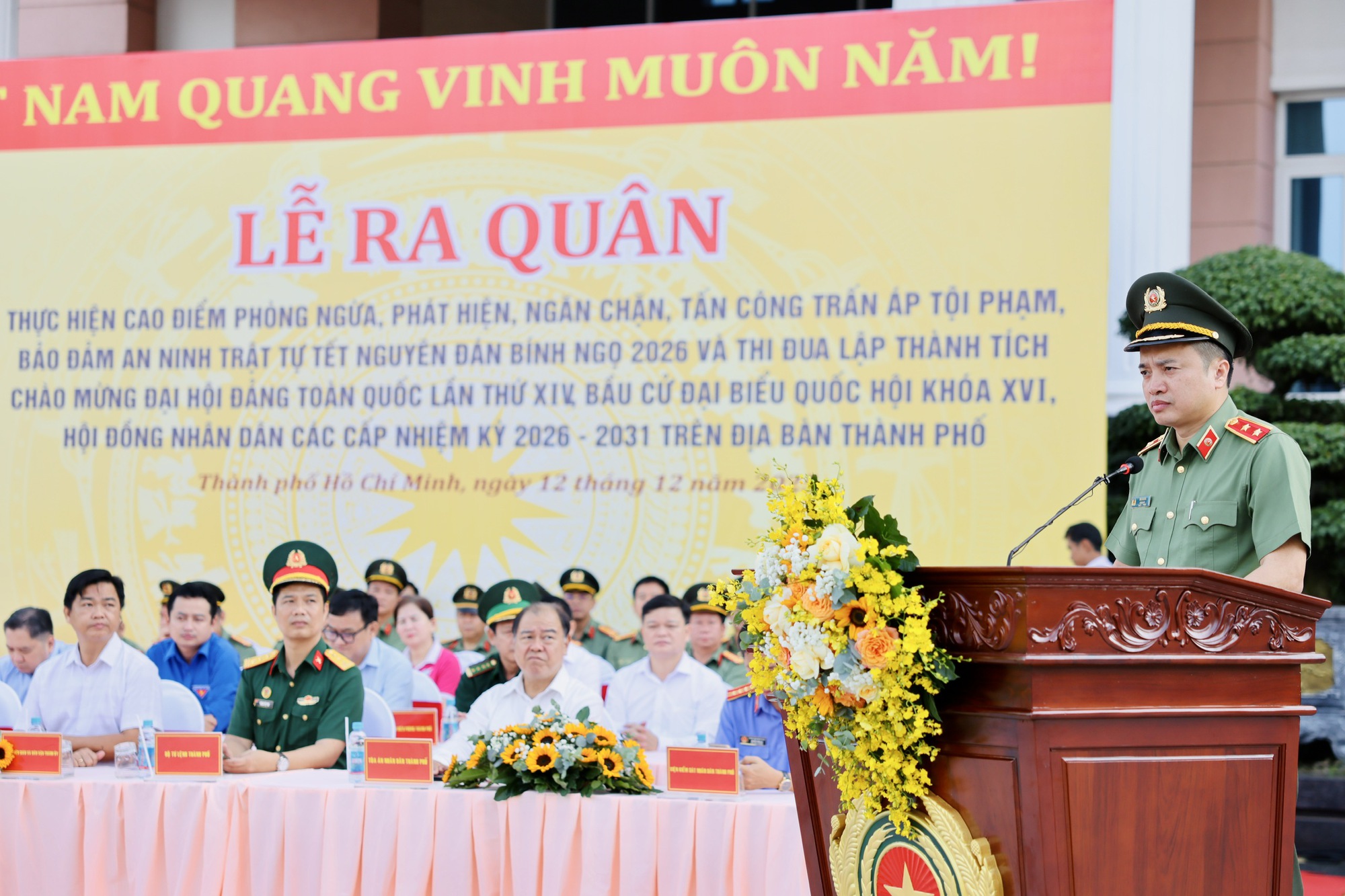 Giám đốc Công an TPHCM phát lệnh ra quân trấn áp tội phạm dịp Tết Nguyên đán 2026 - Ảnh 1.