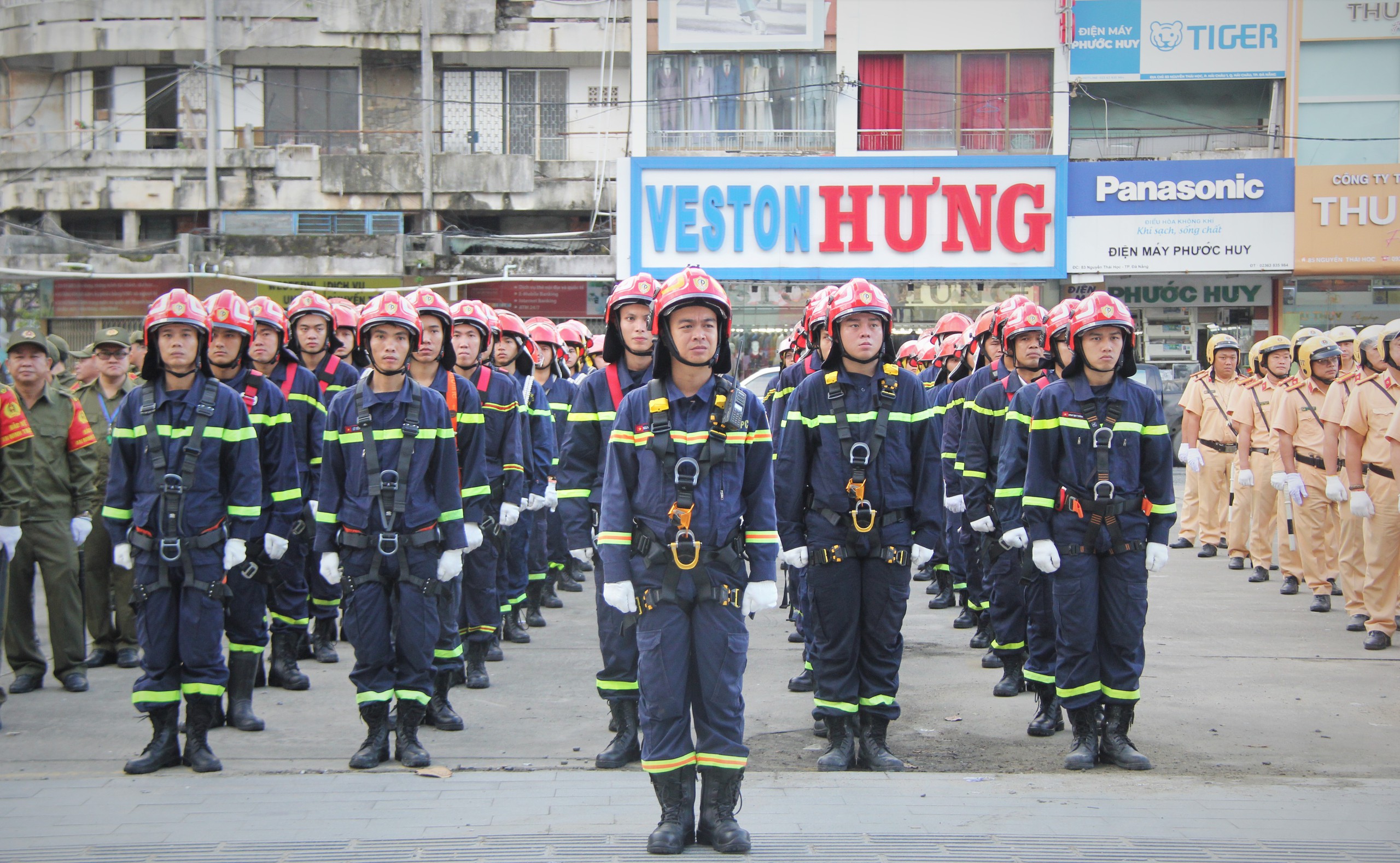Công an Đà Nẵng ra quân cao điểm bảo đảm an ninh trật tự trước các sự kiện trọng điểm - Ảnh 10. Công an Đà Nẵng ra quân cao điểm bảo đảm an ninh trật tự trước các sự kiện trọng điểm - Ảnh 10.