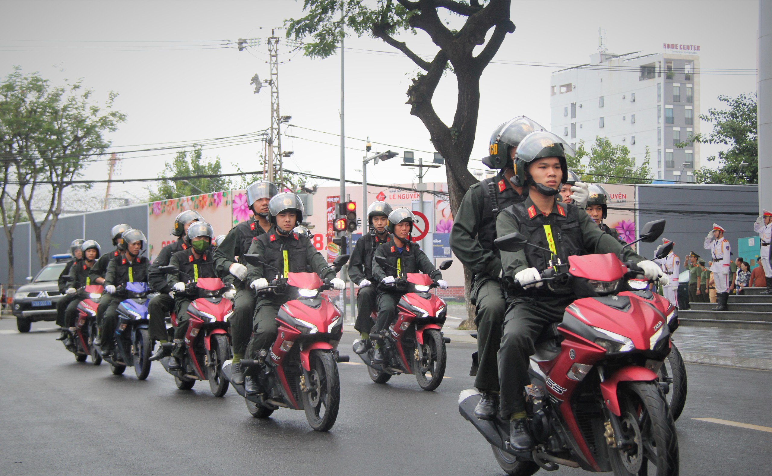 Công an Đà Nẵng ra quân cao điểm bảo đảm an ninh trật tự trước các sự kiện trọng điểm - Ảnh 3. Công an Đà Nẵng ra quân cao điểm bảo đảm an ninh trật tự trước các sự kiện trọng điểm - Ảnh 3.