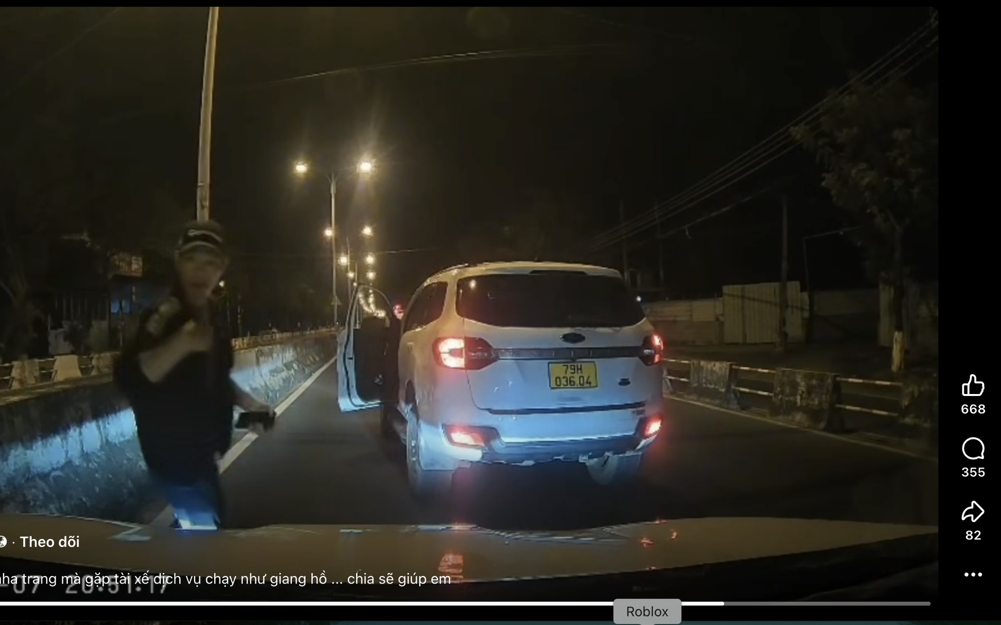 Tài xế xe buýt Hà Nội bị đánh chấn thương sọ não Sau va chạm xe con - Ảnh 2. Tài xế xe buýt Hà Nội bị đánh chấn thương sọ não Sau va chạm xe con - Ảnh 2.