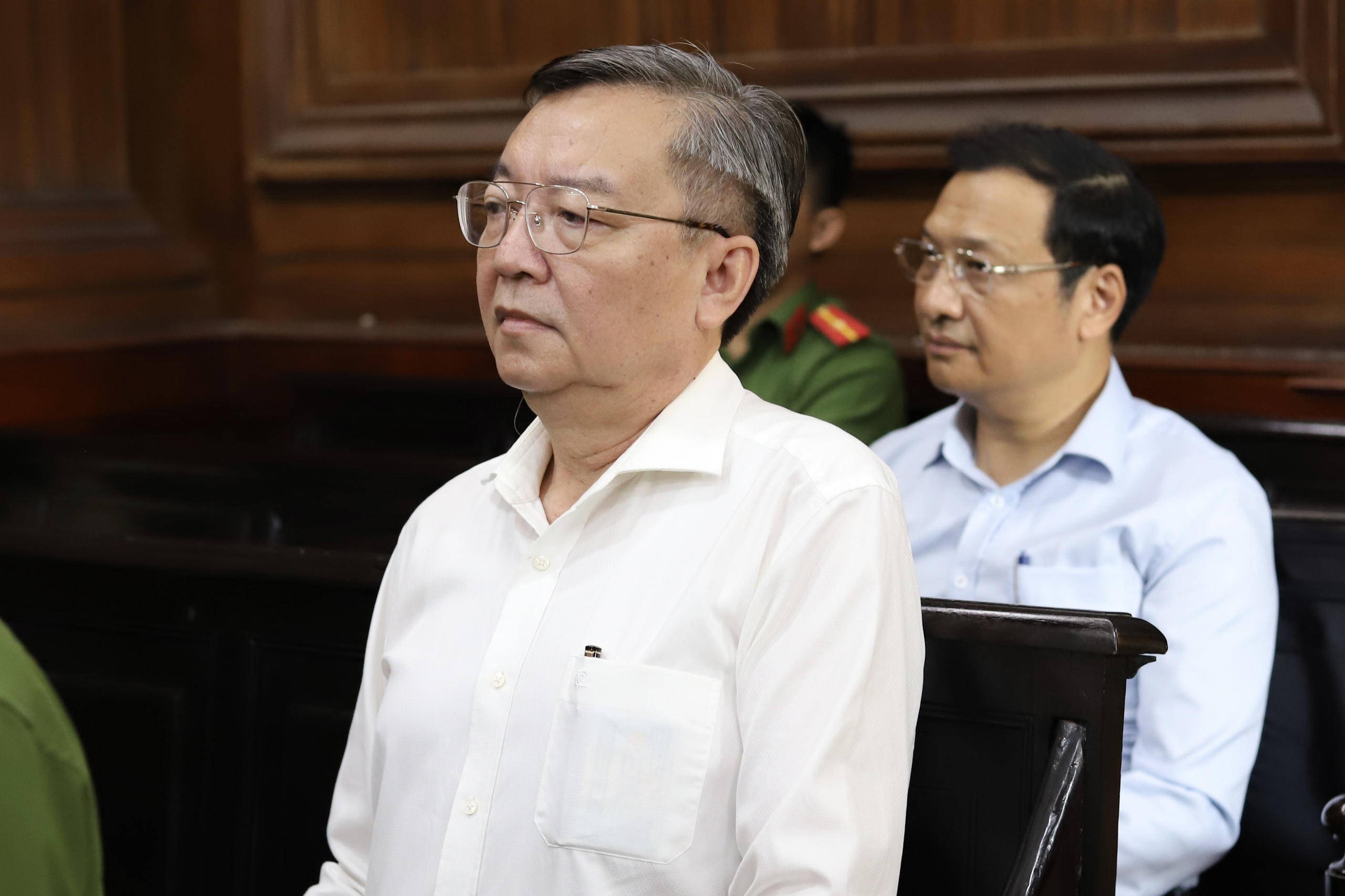 Cựu giám đốc Sở GD-ĐT TPHCM gây thiệt hại hơn 142 tỉ đồng, nhận án treo - Ảnh 1.