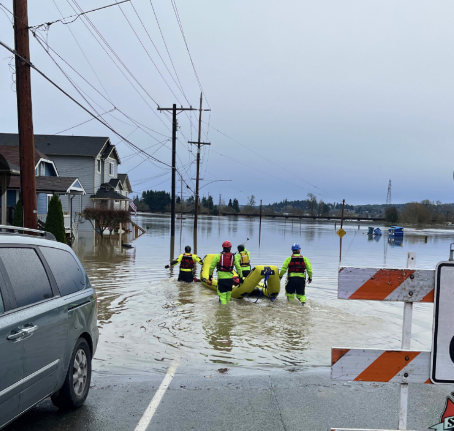 Mưa lũ lịch sử, bang Washington ban bố tình trạng khẩn cấp - Ảnh 4.