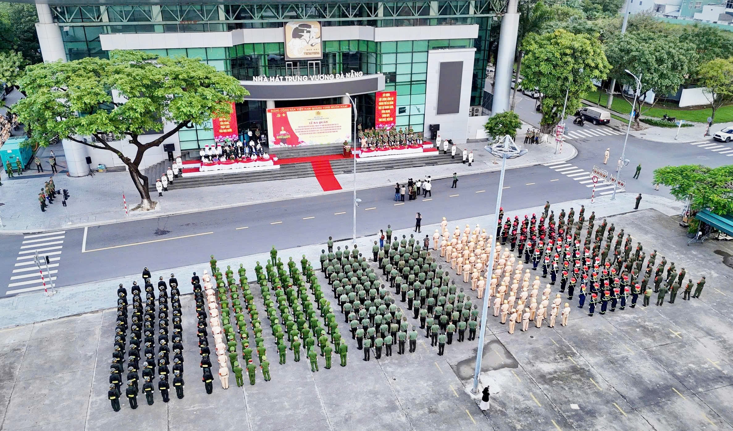 Công an Đà Nẵng ra quân cao điểm bảo đảm an ninh trật tự trước các sự kiện trọng điểm - Ảnh 1. Công an Đà Nẵng ra quân cao điểm bảo đảm an ninh trật tự trước các sự kiện trọng điểm - Ảnh 1.