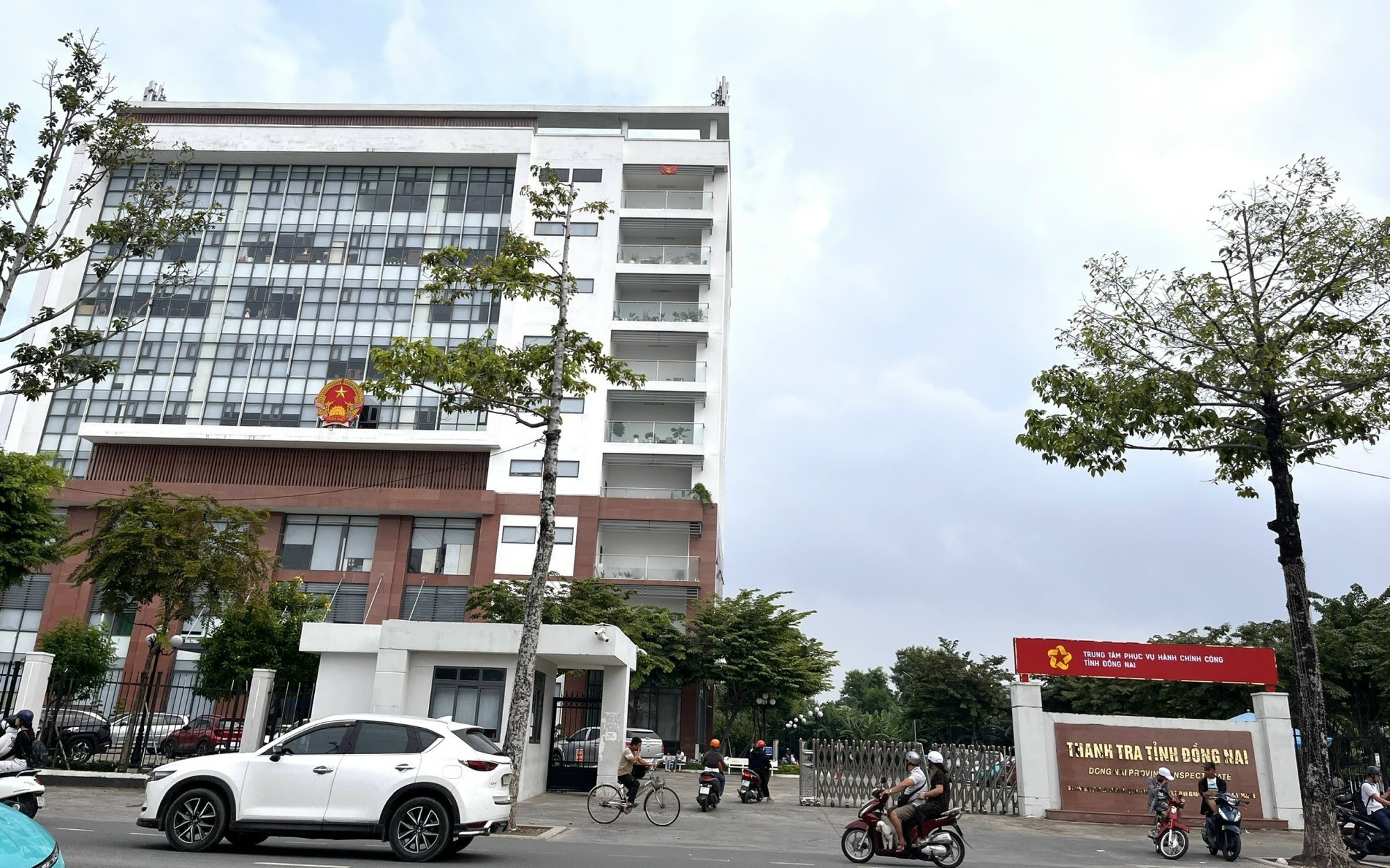 Đồng Nai điều chỉnh phương &aacute;n xử l&yacute; trụ sở d&ocirc;i dư - Ảnh 2.