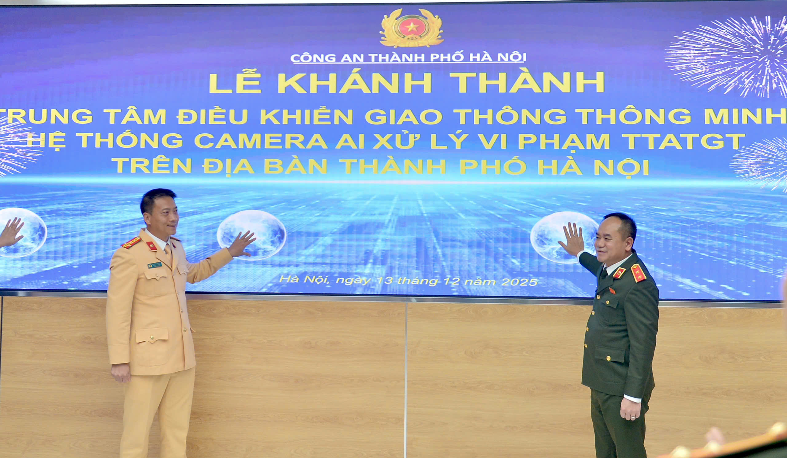Công an Hà Nội lắp đặt camera AI giúp nâng cao an ninh và trật tự giao thông - Ảnh 1.