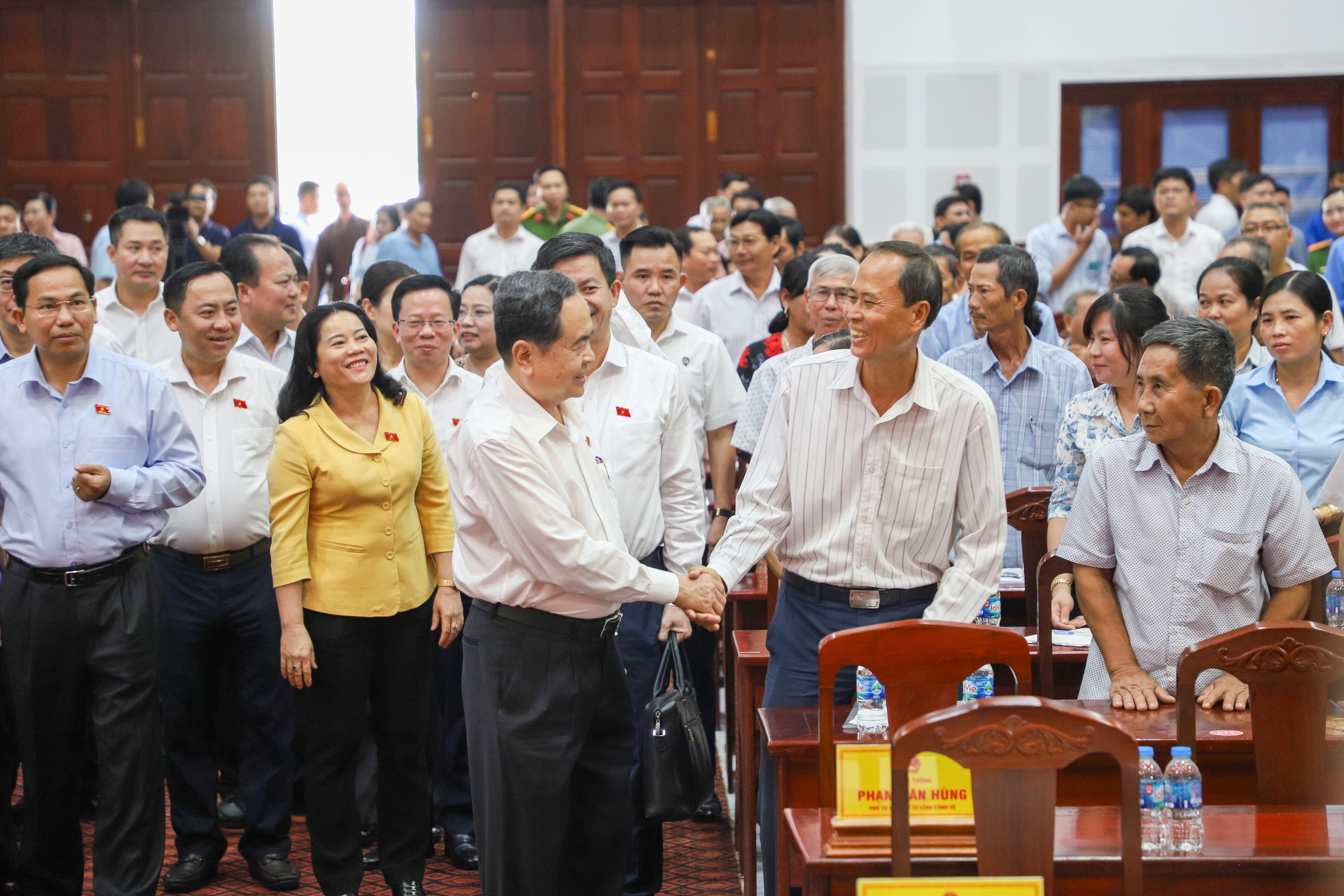 Cần Thơ biệt phái 700 cán bộ về xã phường để nâng cao hiệu quả công việc - Ảnh 2.