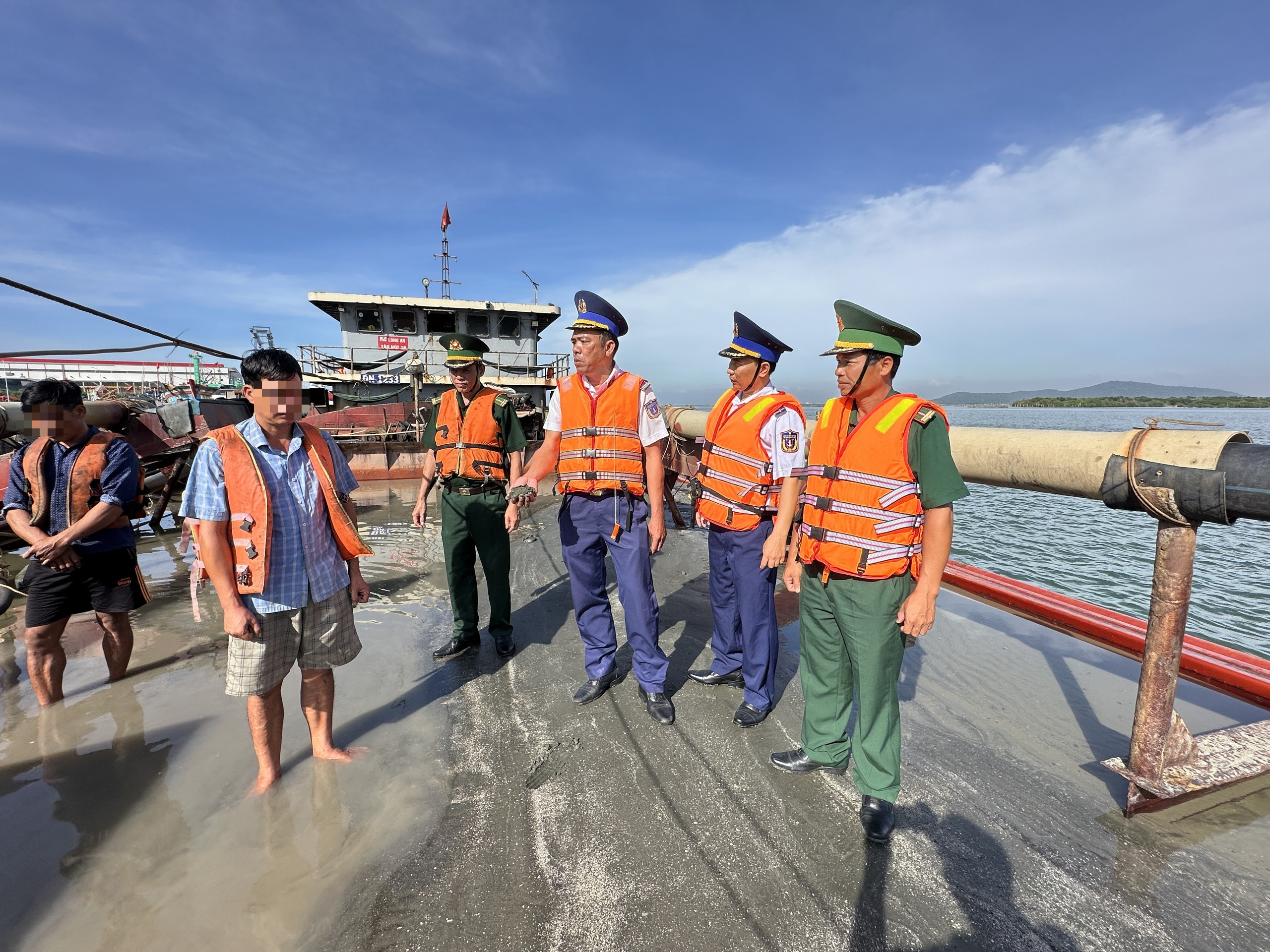 Vùng Cảnh sát biển 3 liên tiếp lập chiến công trên biển - Ảnh 2.