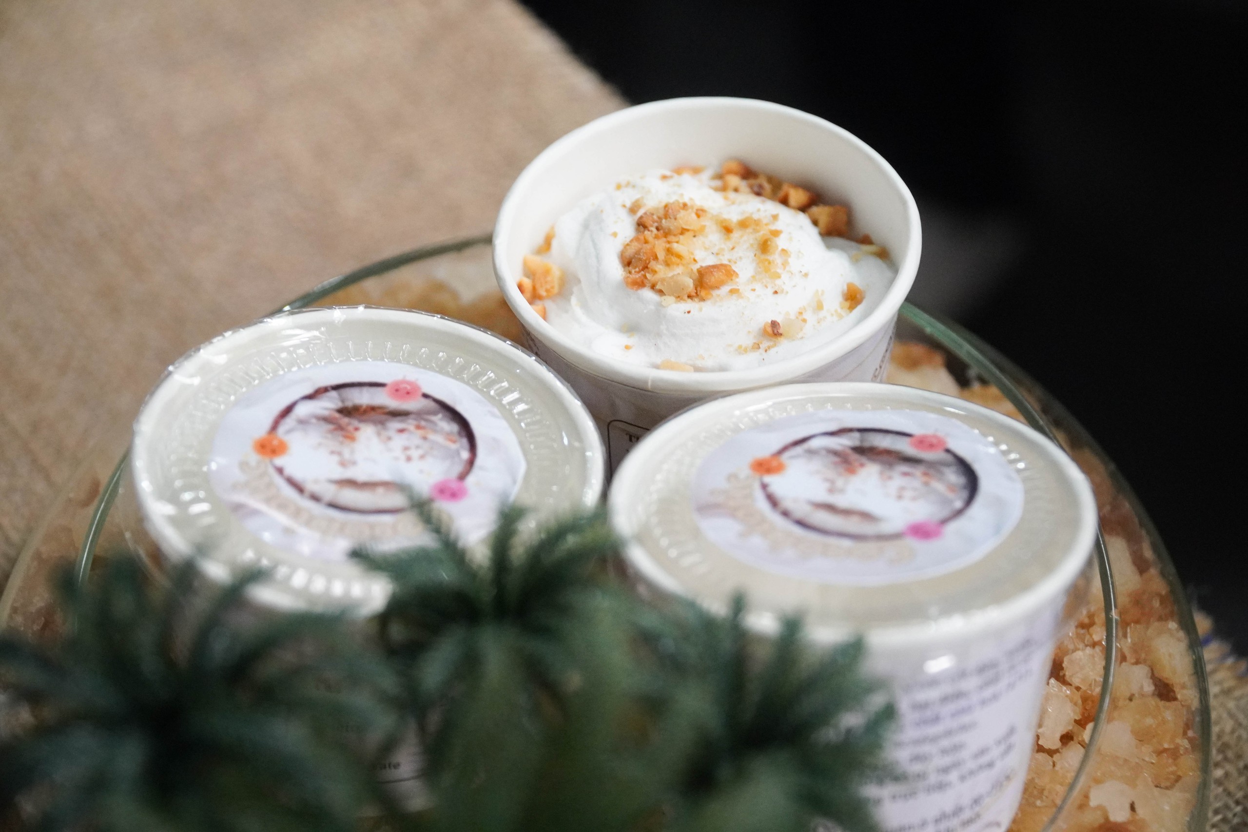 Sinh viên chen chân thử giò chả, kho quẹt, bánh quy làm từ dế - Ảnh 9.