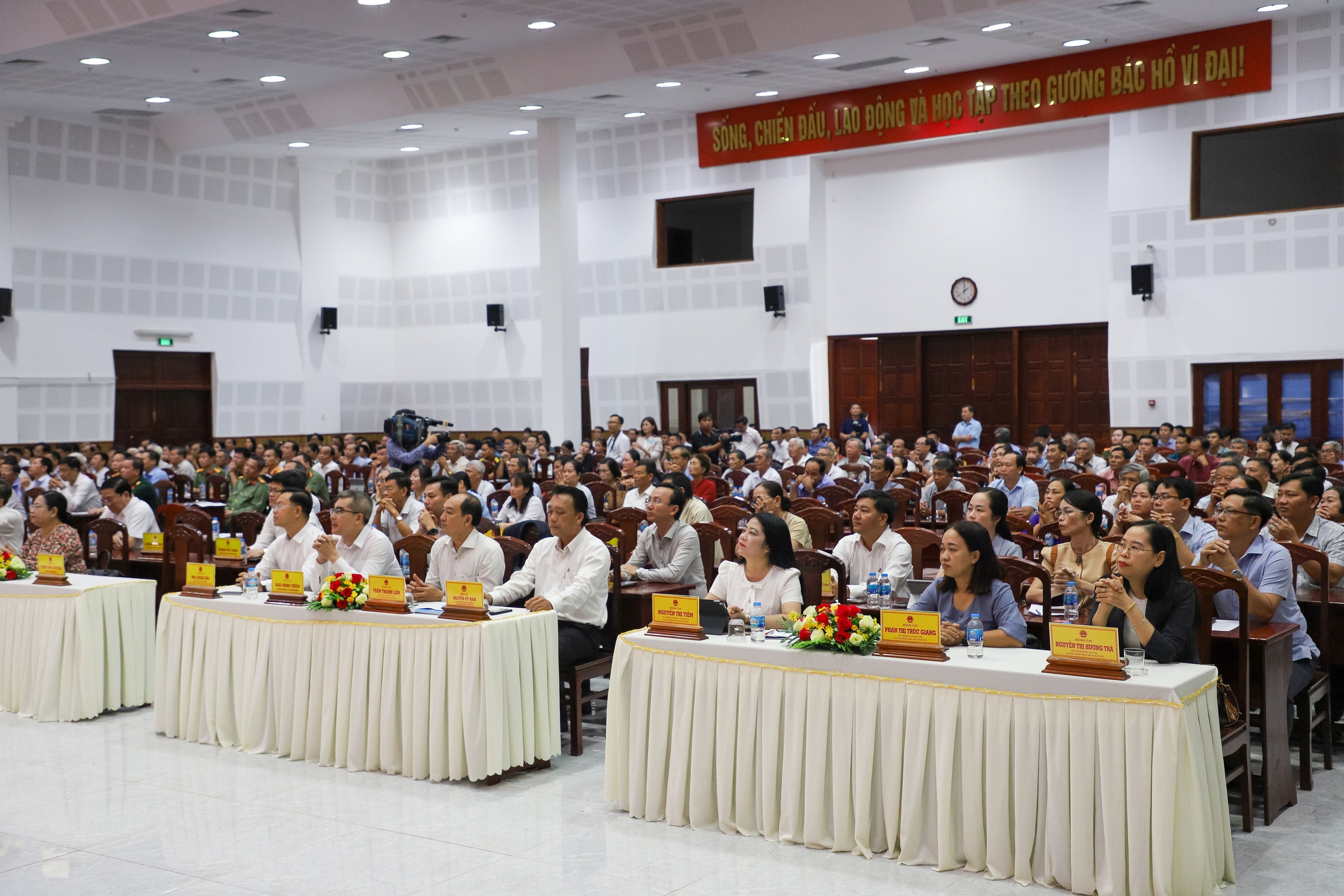 Cần Thơ biệt phái 700 cán bộ về xã phường để nâng cao hiệu quả công việc - Ảnh 5.