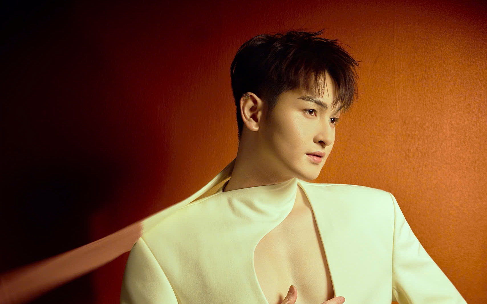 Con trai Minh Nh&iacute;: "T&ocirc;i biết m&igrave;nh kh&ocirc;ng xuất sắc nhưng t&ocirc;i kh&ocirc;ng bỏ cuộc" - Ảnh 2.