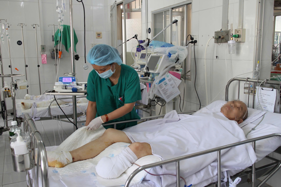 Mất chi, suy thận vì tin lời "thầy mạng" - Ảnh 1. Mất chi, suy thận vì tin lời "thầy mạng" - Ảnh 1.