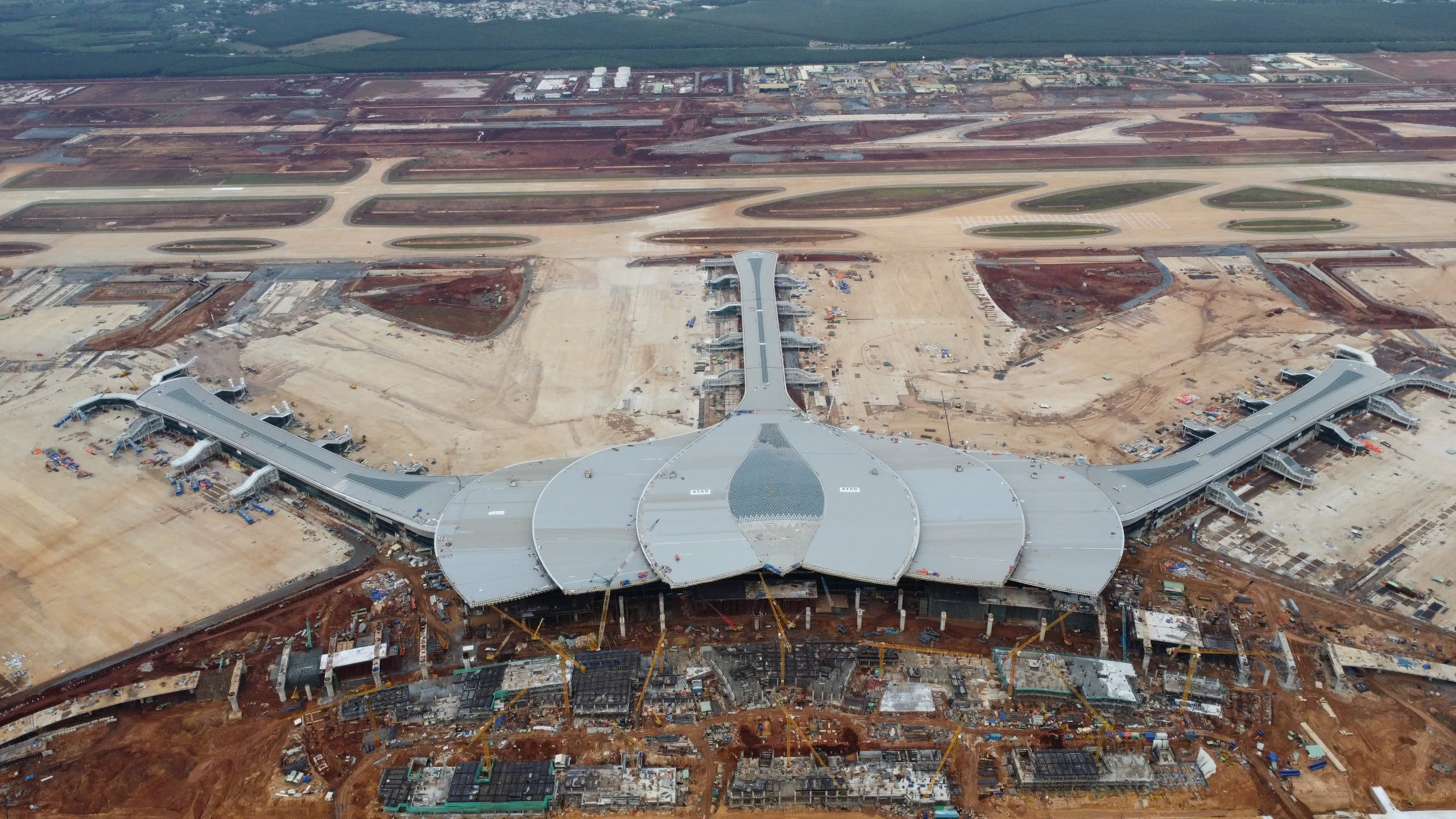 Thủ tướng Phạm Minh Chính kiểm tra sân bay Long Thành trước chuyến bay kỹ thuật đầu tiên - Ảnh 6.