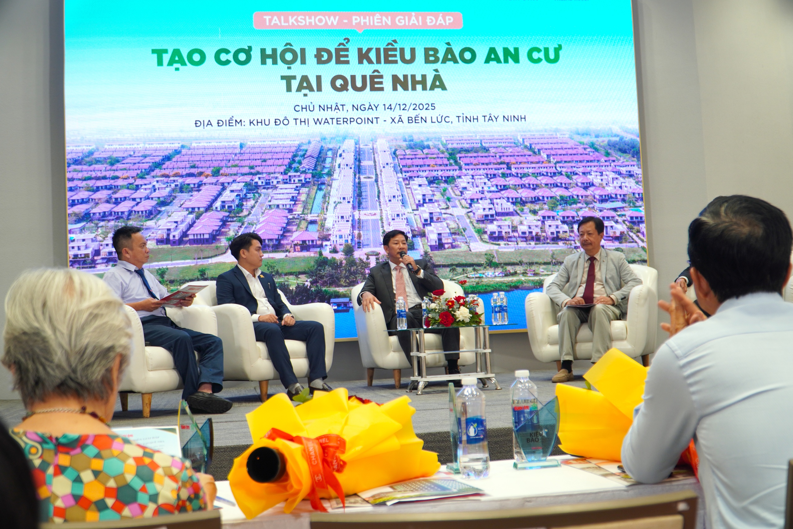 Tạo cơ hội để kiều bào an cư tại quê nhà - Ảnh 4.