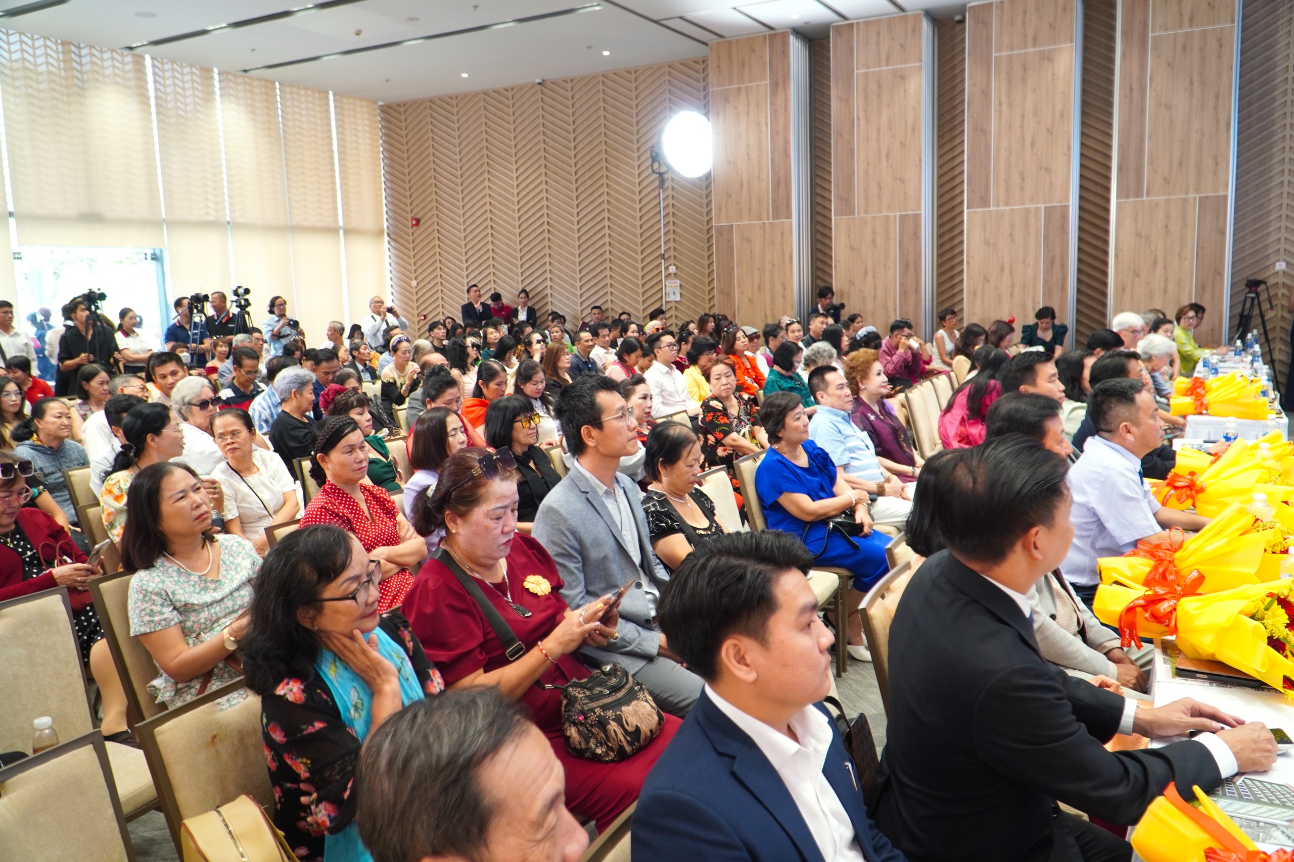 Tạo cơ hội để kiều bào an cư tại quê nhà - Ảnh 3.