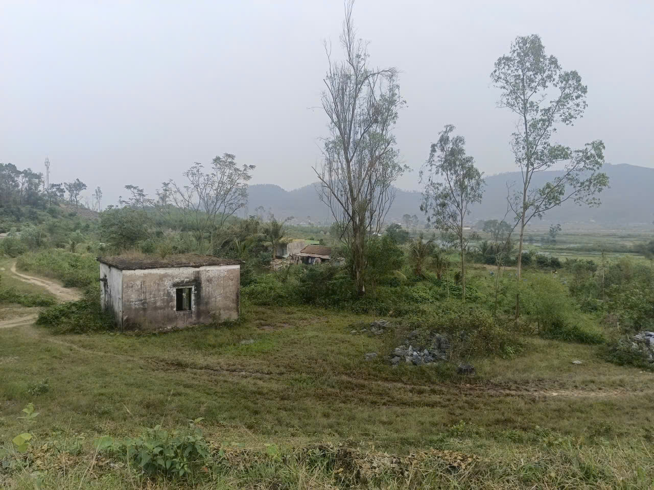VIDEO: “Bom nước” hơn 2 triệu m3 ở trên cao chực chờ gây họa - Ảnh 7.