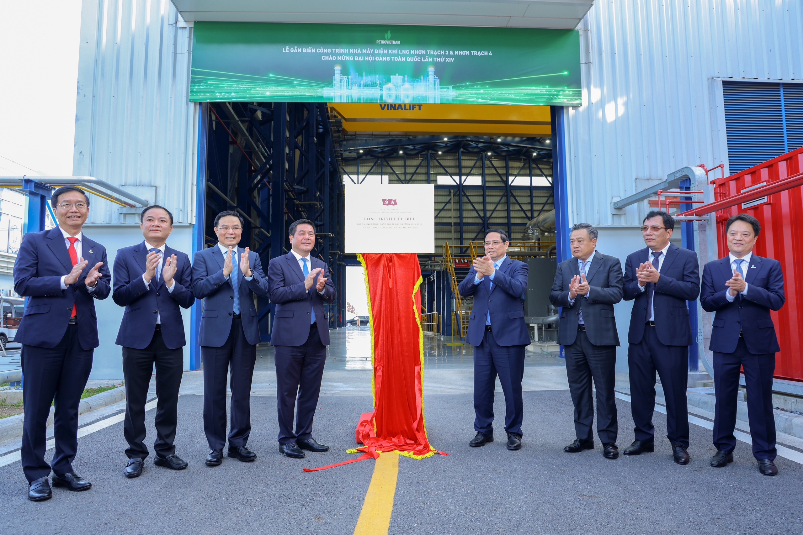 Thủ tướng Phạm Minh Chính khánh thành nhà máy điện khí LNG 1 , 4 tỉ USD tại Đồng Nai - Ảnh 1.