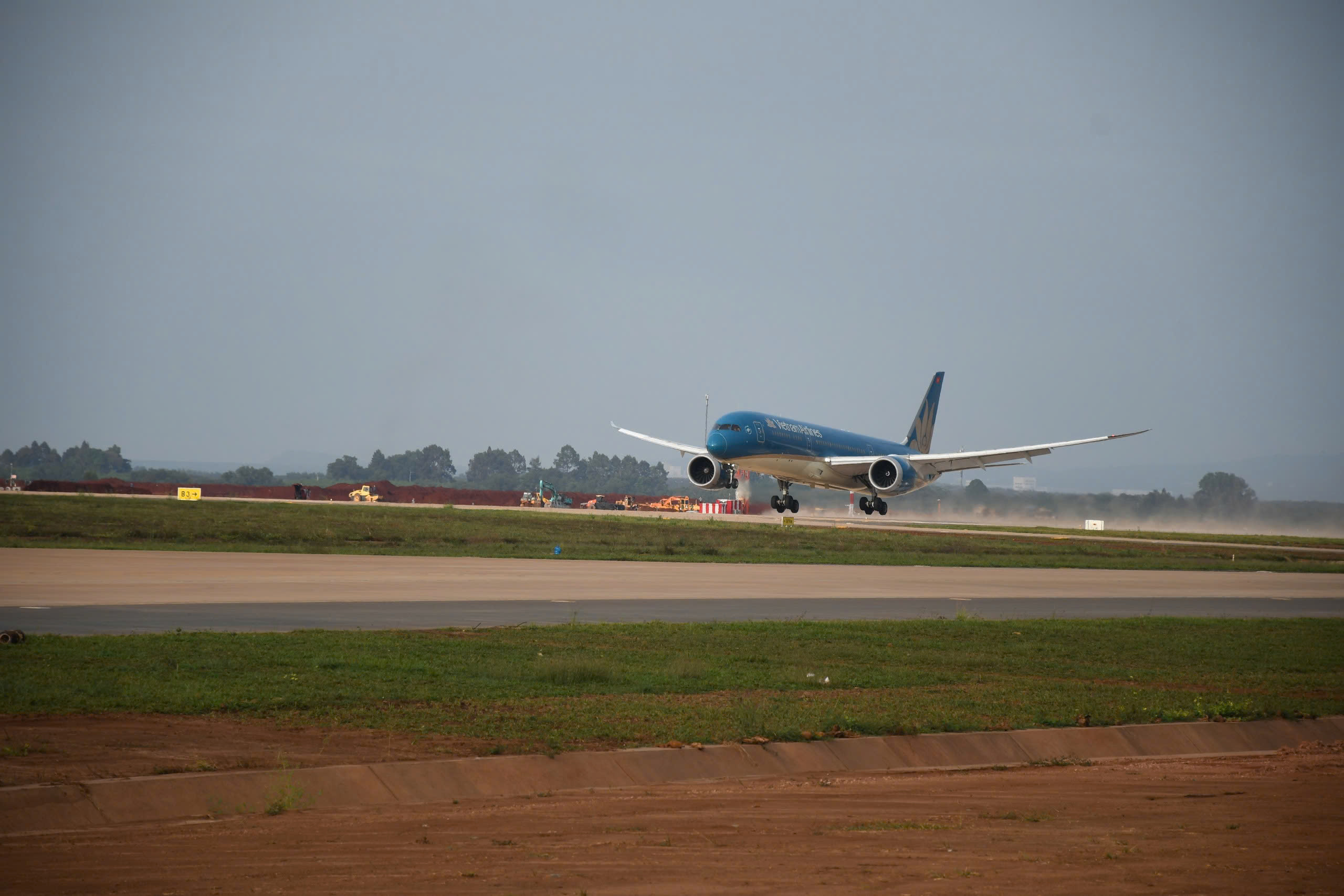 ĐỘT PHÁ HẠ TẦNG, KIẾN TẠO VỊ THẾ (*): Bước đi chiến lược cho ngành hàng không - Ảnh 1.