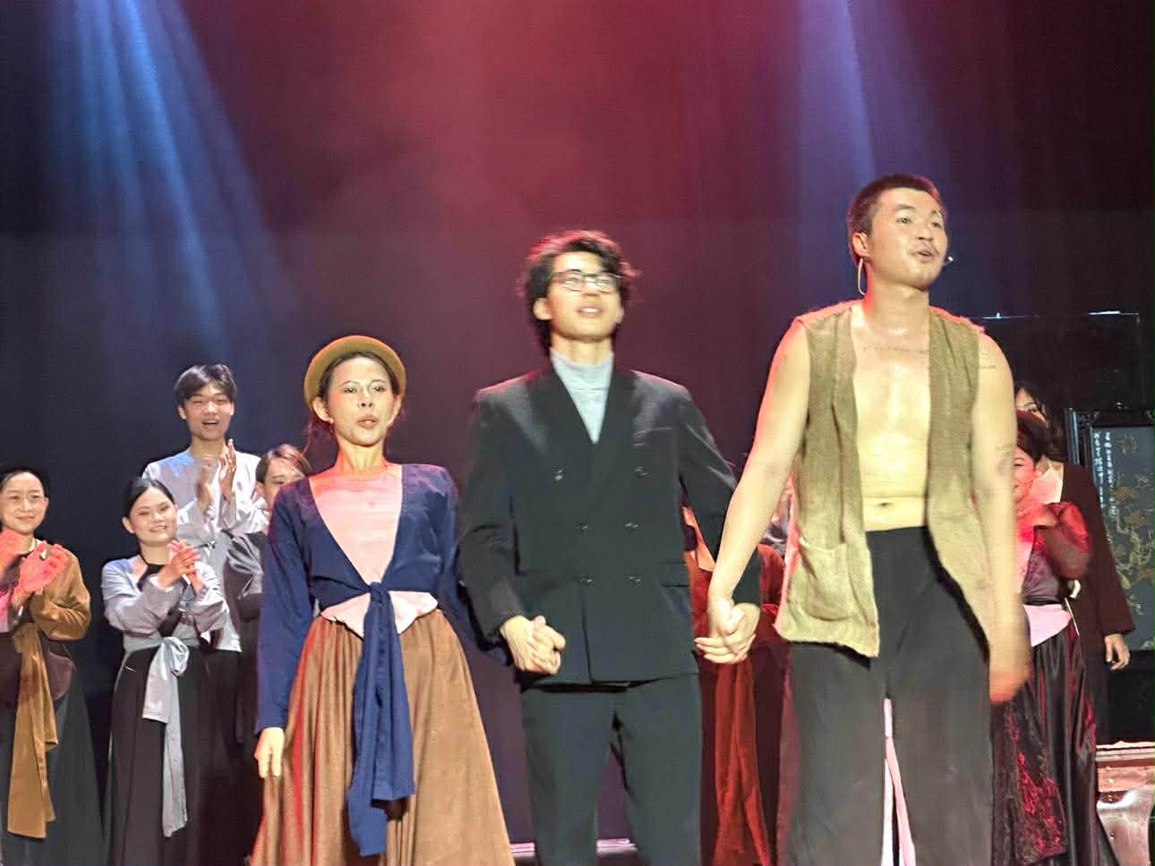 "Chí Phèo" – thêm bảng dựng trẻ đối thoại với nhà văn Nam Cao   - Ảnh 1.