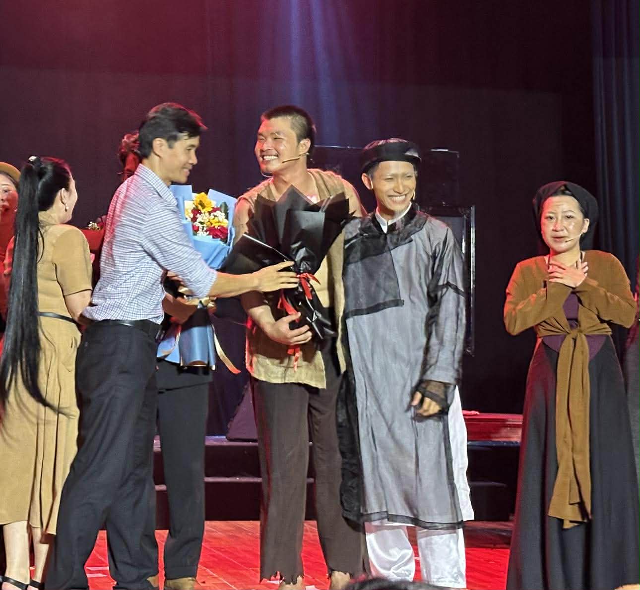 "Chí Phèo" – thêm bảng dựng trẻ đối thoại với nhà văn Nam Cao   - Ảnh 2.