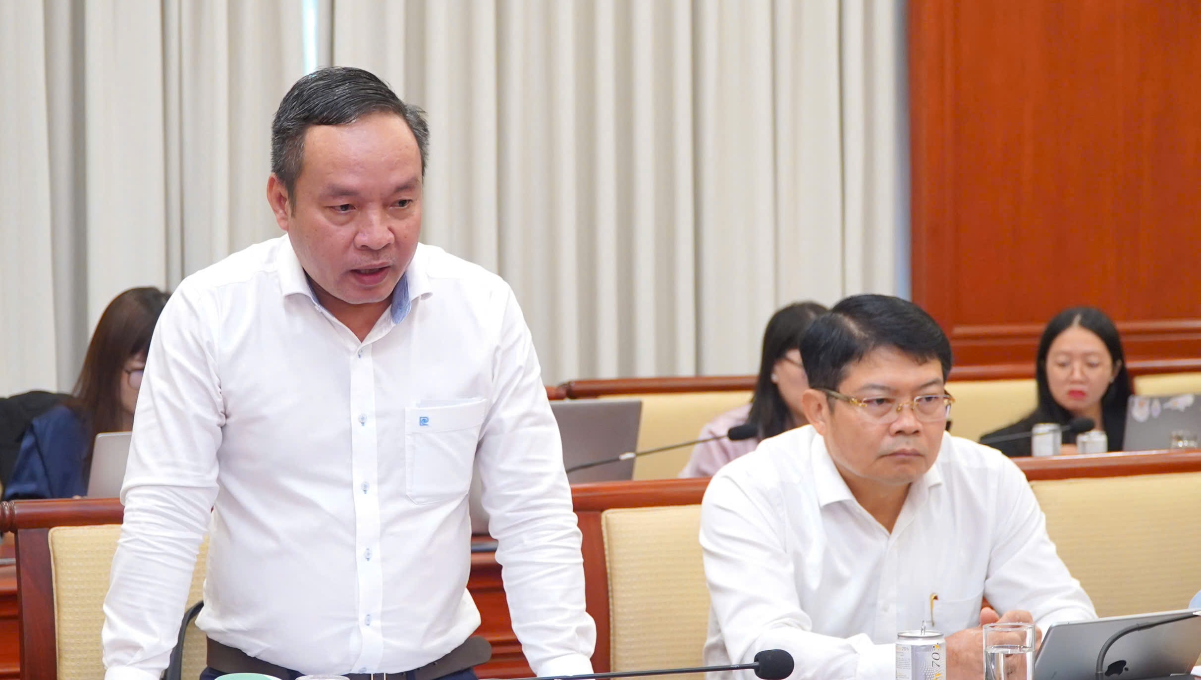 B&iacute; thư Th&agrave;nh ủy TPHCM x&uacute;c động trước những việc rất nhỏ v&igrave; d&acirc;n - Ảnh 1.