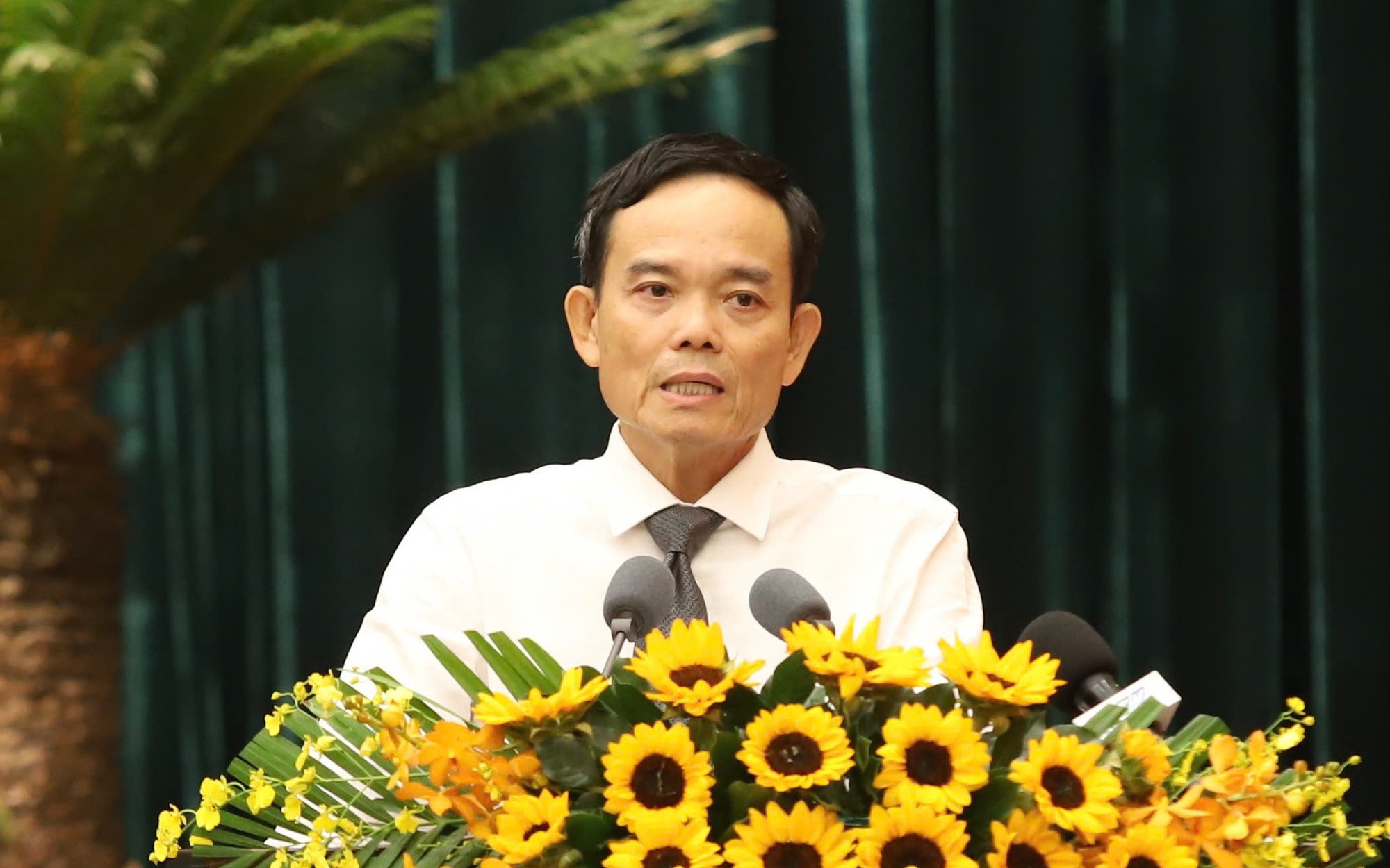 B&iacute; thư Th&agrave;nh ủy TPHCM tiếp x&uacute;c cử tri khu vực B&igrave;nh Dương cũ - Ảnh 5.