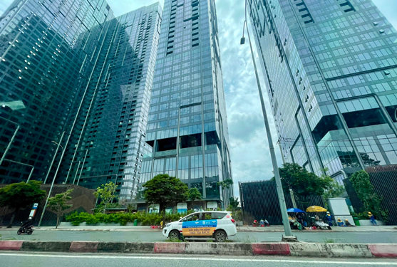 Imobiliarele de lux domină piața - Imaginea 1. Bất động sản cao cấp chiếm thế áp đảo - Ảnh 1.