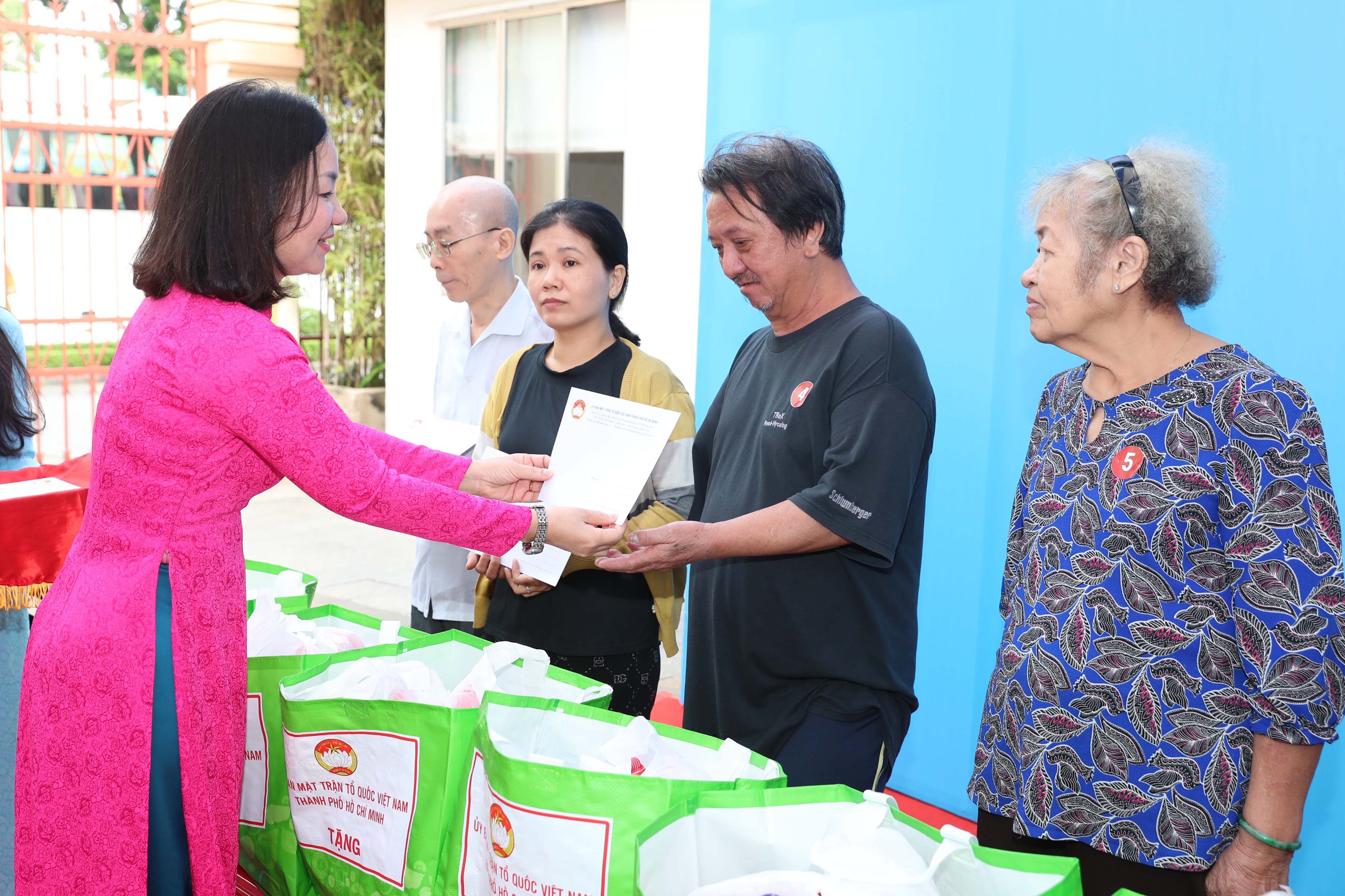 Giảm nghèo bền vững năm 2025: Hiểu đúng để không kỳ vọng sai - Ảnh 2.