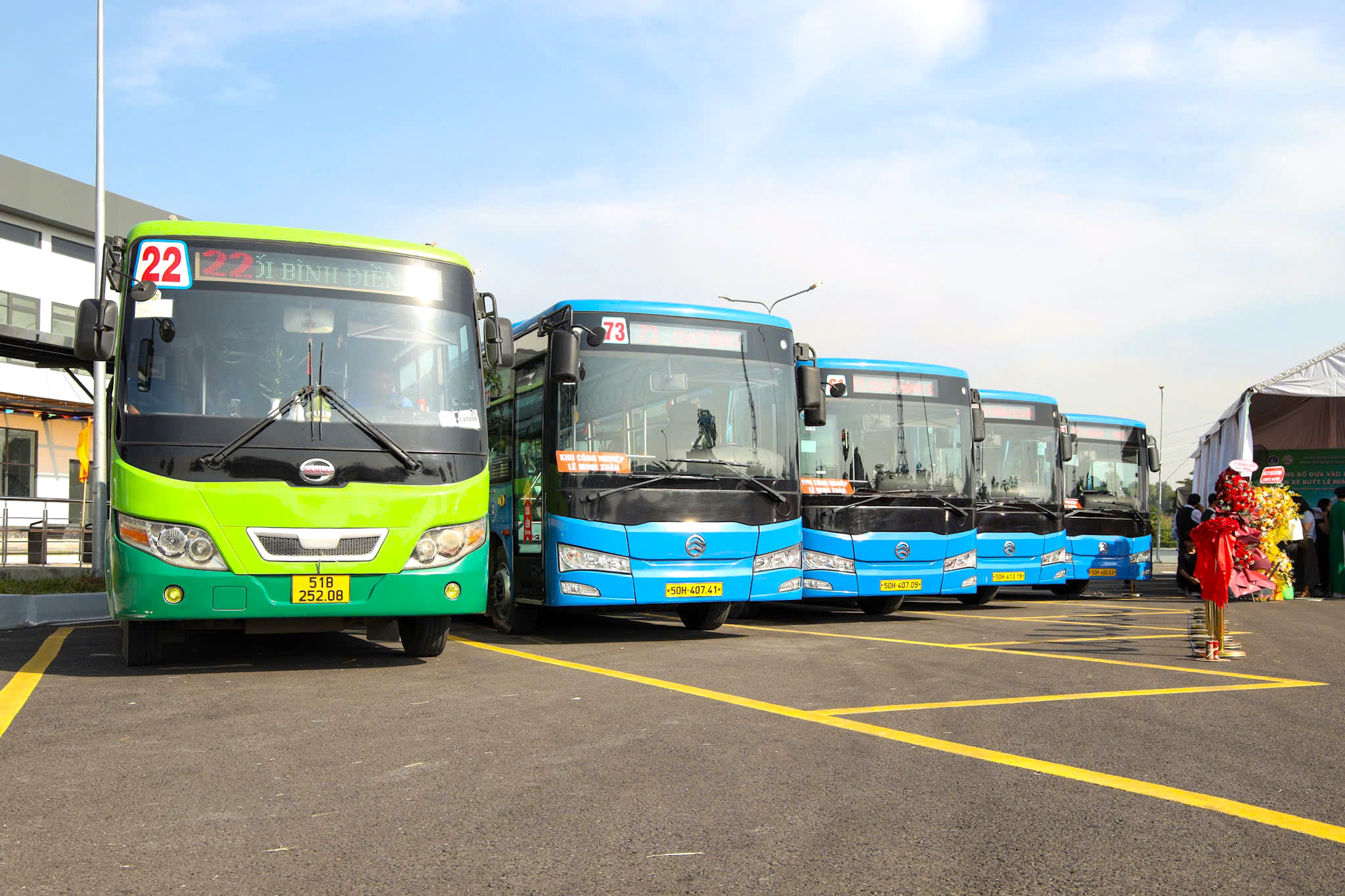 TPHCM: Vận hành bến xe buýt 70 tỉ đồng - Ảnh 1.