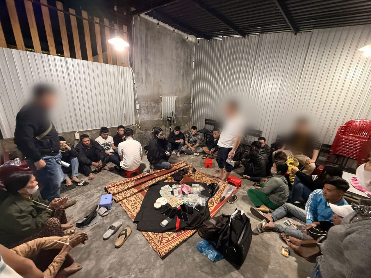 - Ảnh 1. - Ảnh 1.