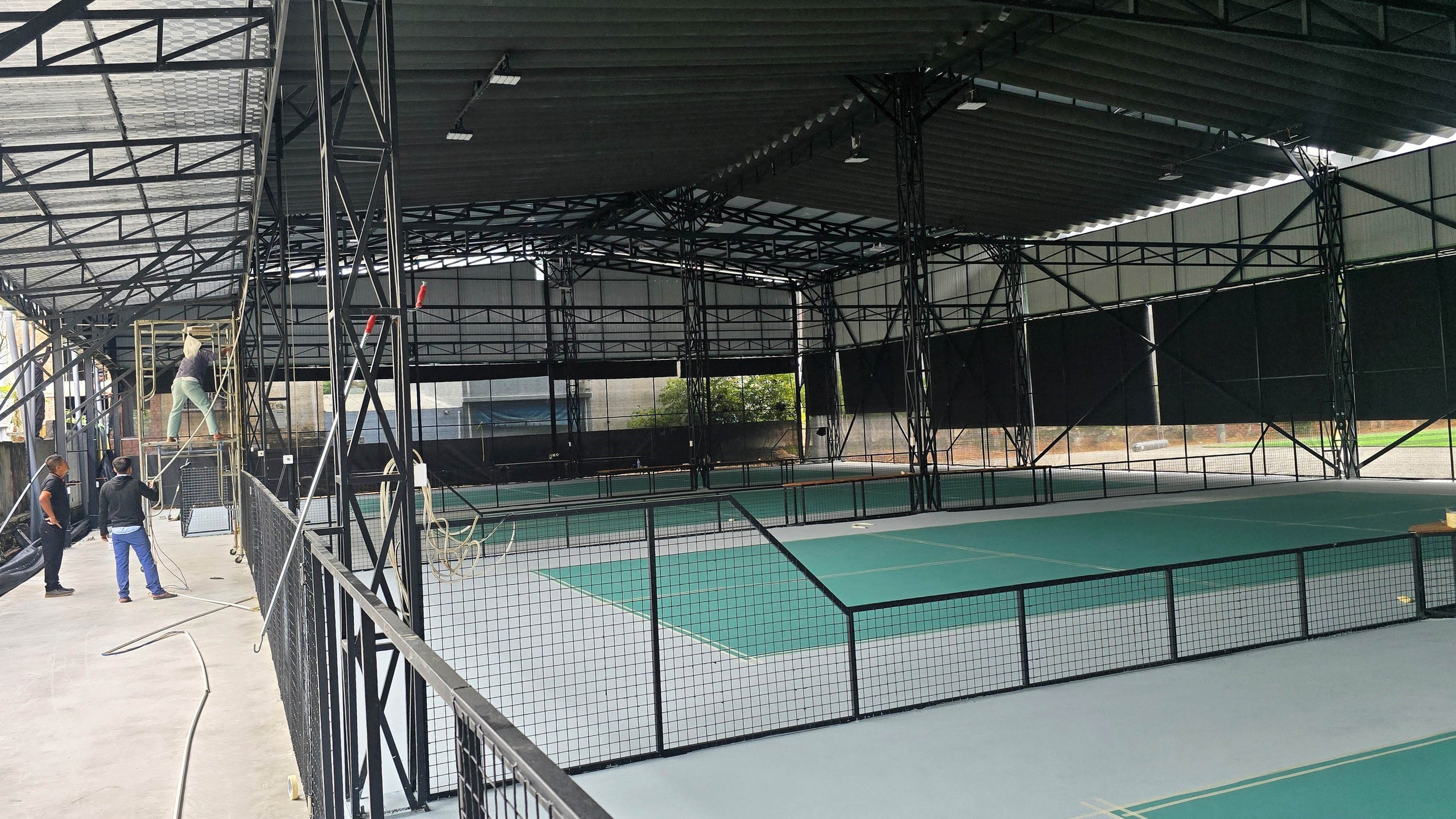 Đất công cho thuê ngắn hạn bị "bẻ lái" - Ảnh 1. Đất công cho thuê ngắn hạn bị "bẻ lái" - Ảnh 1.