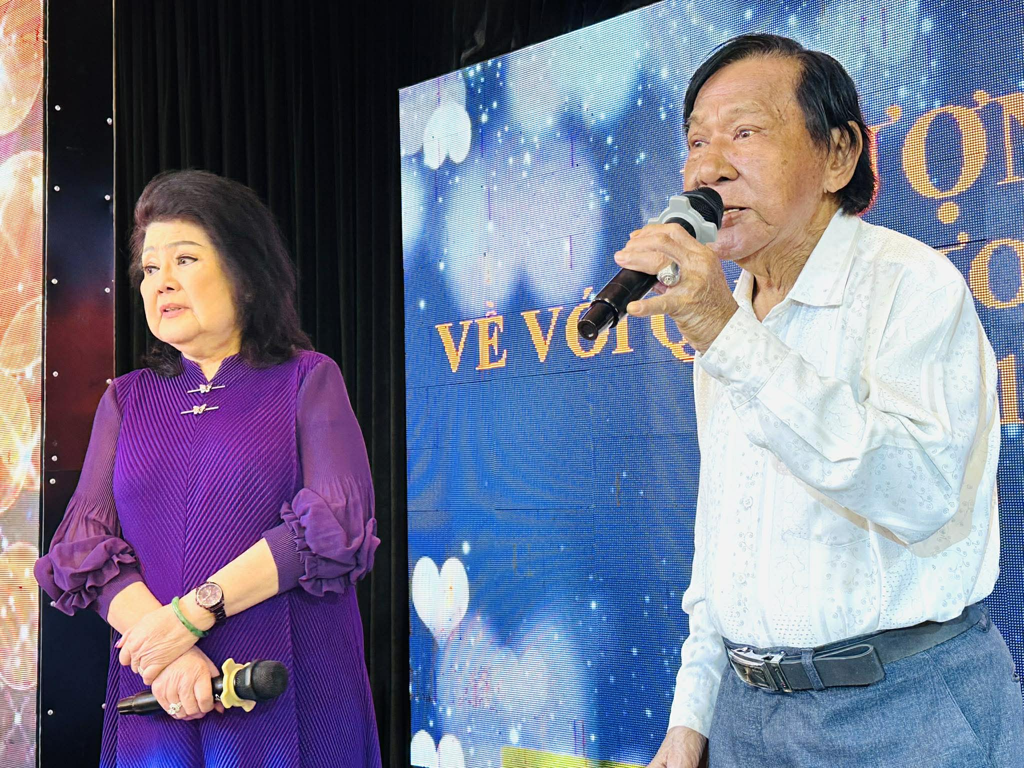 NS Phượng Liên hát lại "Nửa đời hương phấn" trong nỗi nhớ sân khấu không nguôi - Ảnh 2.