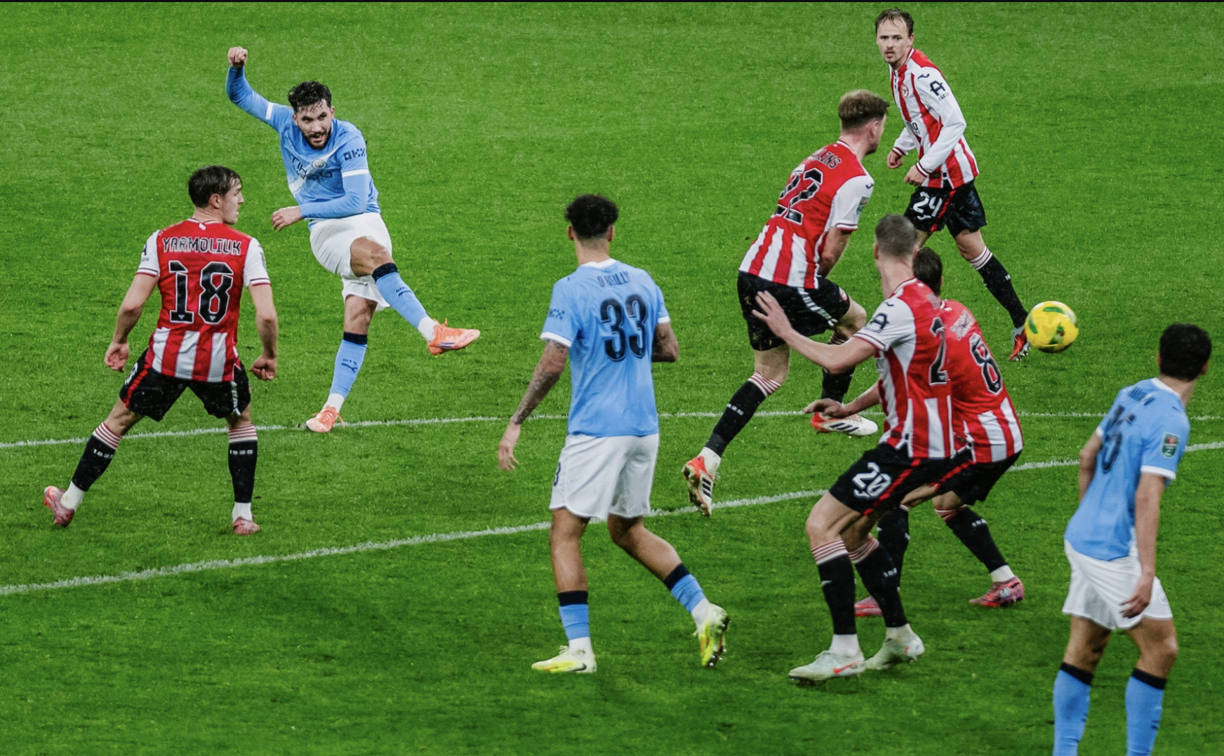 Nhẹ nhàng vượt ải Brentford, Man City thẳng tiến bán kết League Cup - Ảnh 3.