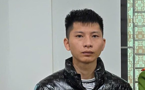 TikToker "Long Tổng" đã làm gì trước khi bị bắt tại sân bay - Ảnh 2.