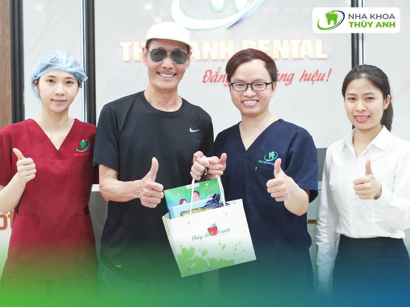 Địa chỉ trồng răng implant toàn hàm uy tín dành cho Việt Kiều - Ảnh 1.