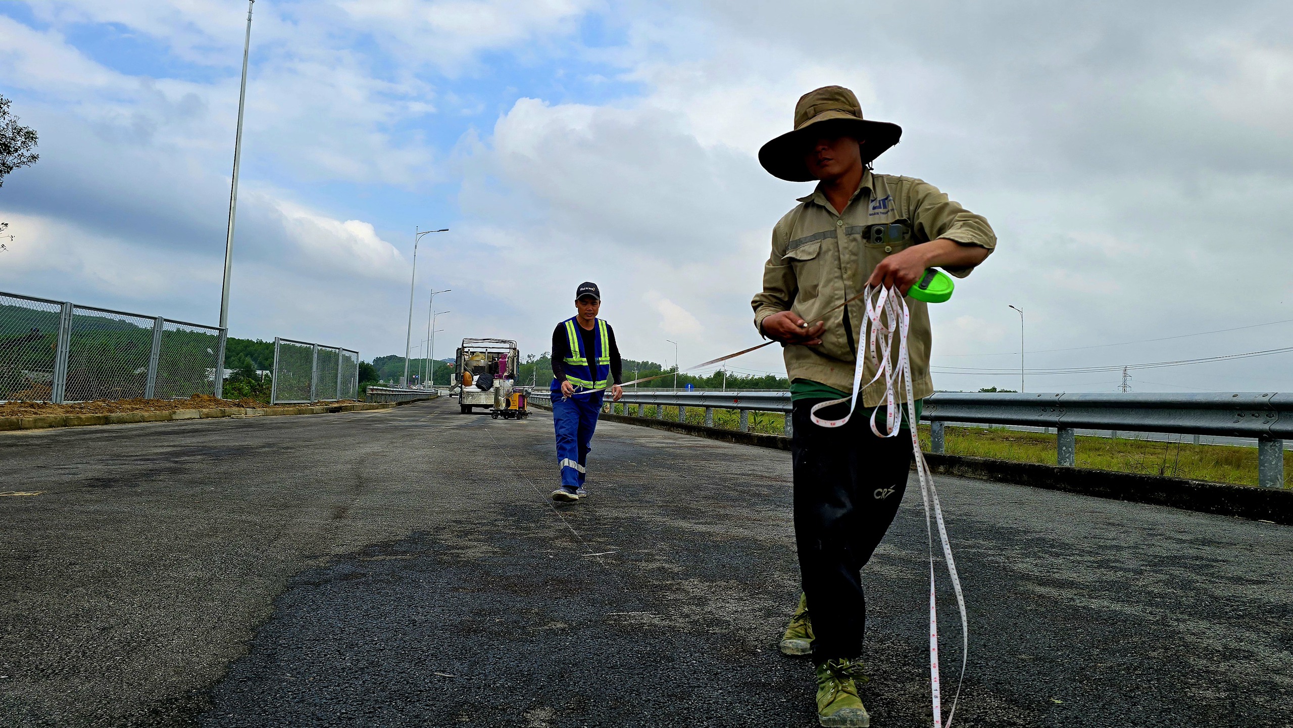 Điểm dừng xe đầu tiên trên cao tốc Đà Nẵng - Quảng Ngãi sắp khai thác - Ảnh 5.