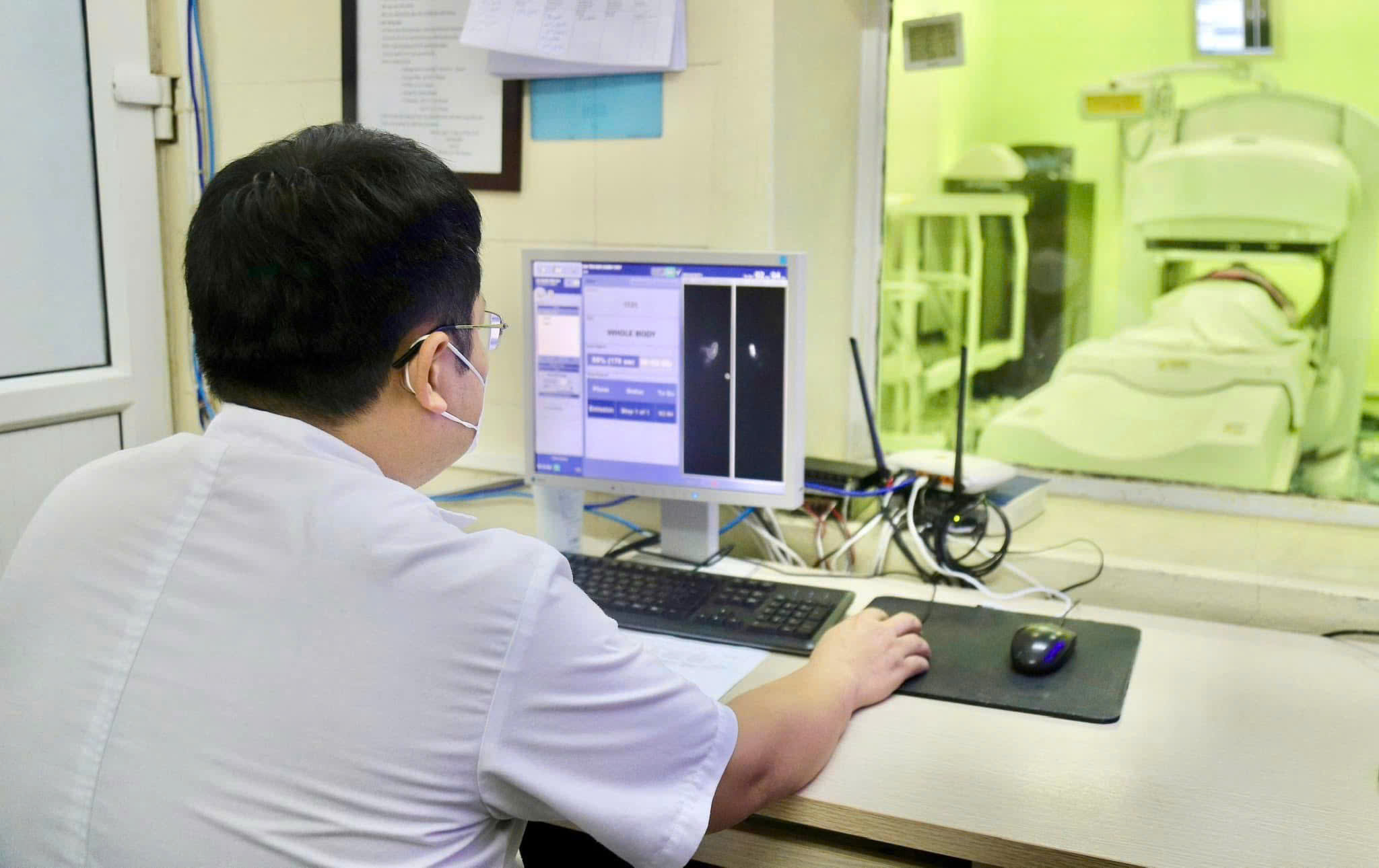 Vì sao thuốc ung thư hiệu quả cao vẫn khó tiếp cận? - Ảnh 2.