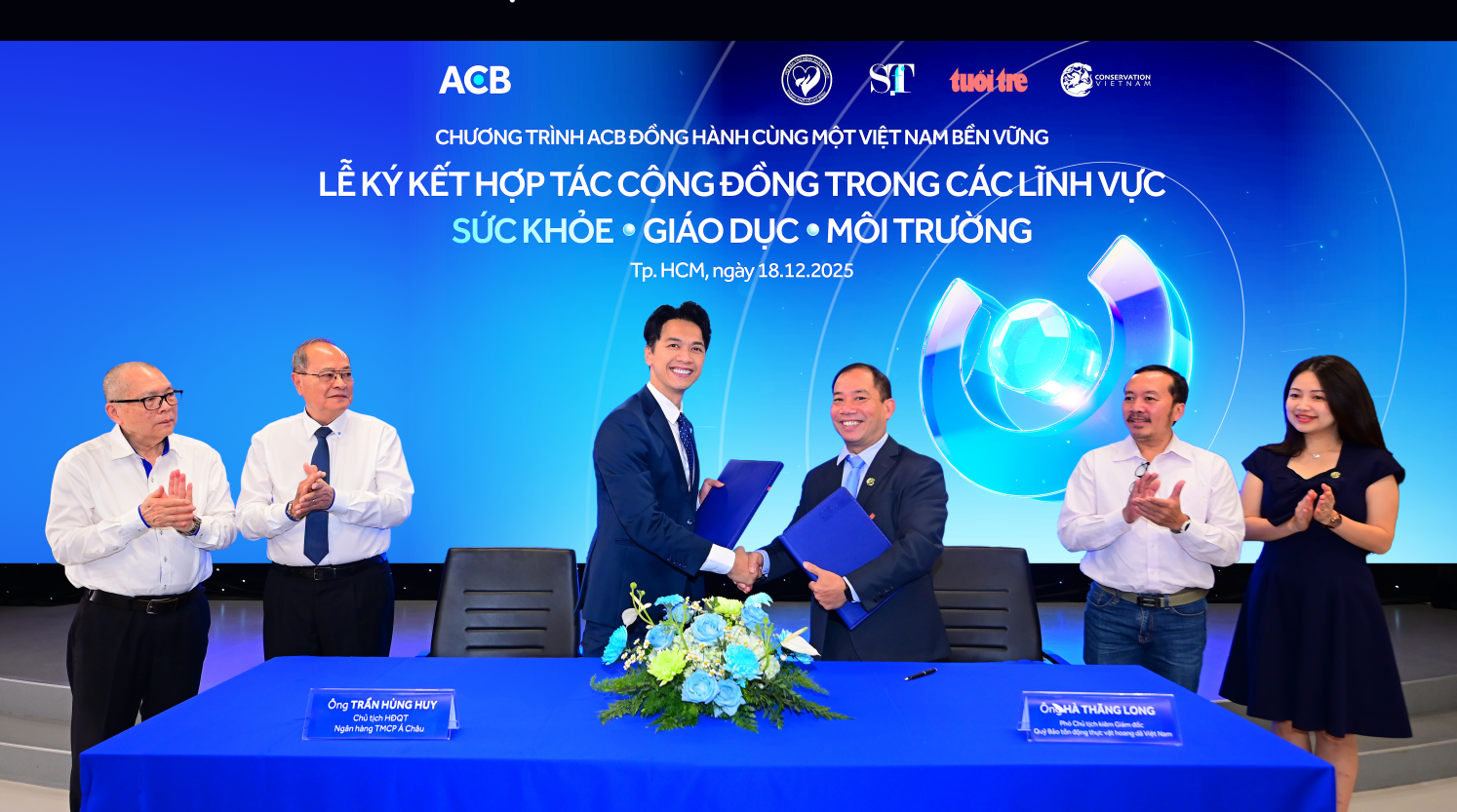 ACB công bố mô hình phát triển bền vững - Ảnh 1.