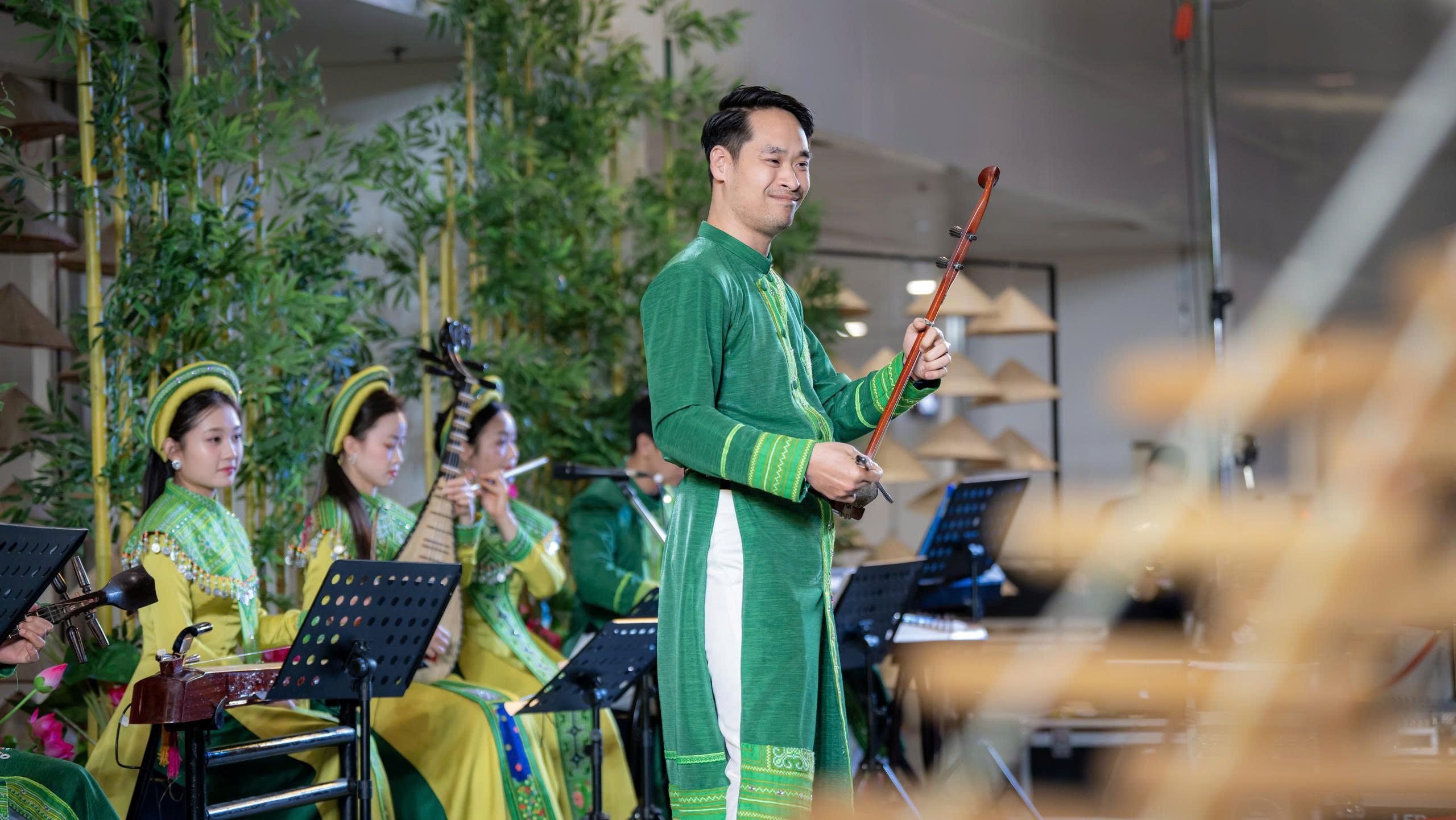 Cho&aacute;ng ngợp trước biểu tượng rồng thi&ecirc;ng đỏ rực tại s&acirc;n bay Nội B&agrave;i - Ảnh 17.