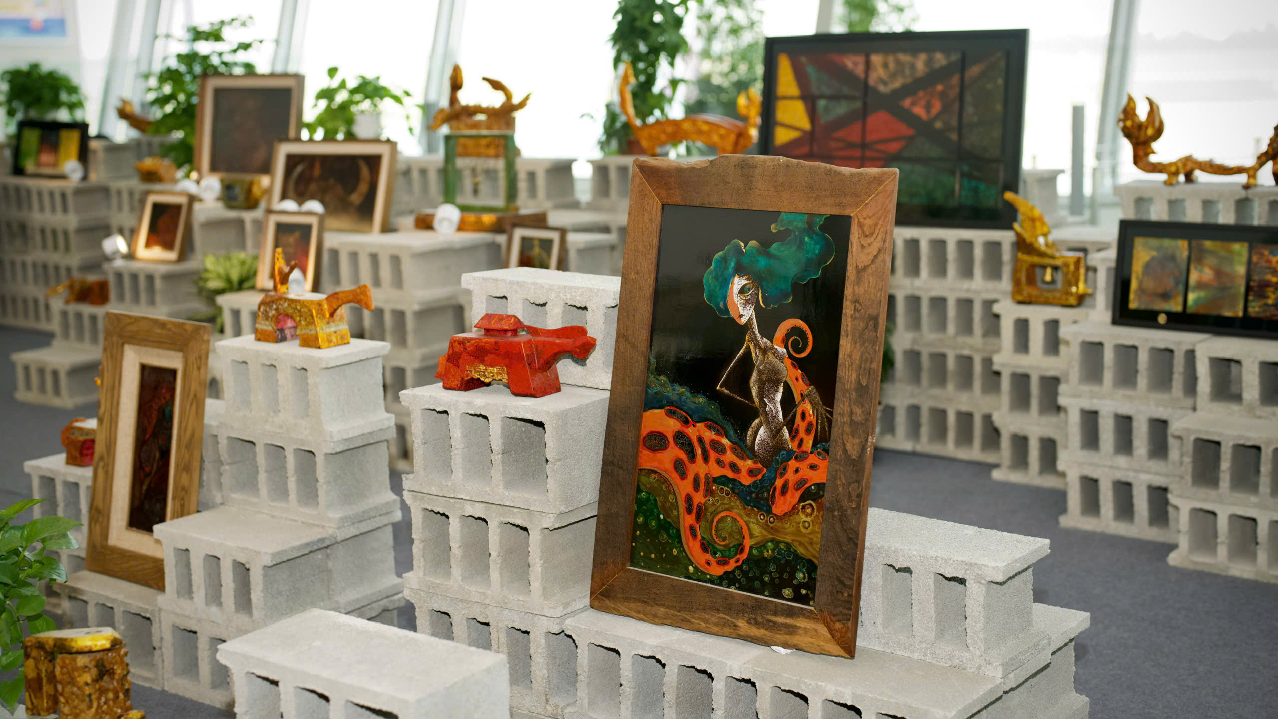 Cho&aacute;ng ngợp trước biểu tượng rồng thi&ecirc;ng đỏ rực tại s&acirc;n bay Nội B&agrave;i - Ảnh 7.