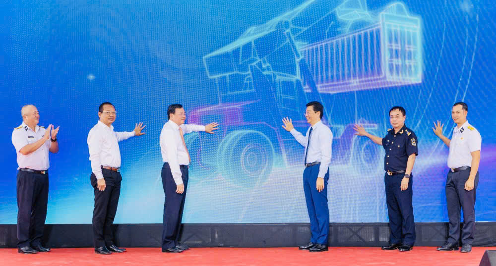 Cảng cạn Tân Cảng – Mộc Bài đi vào hoạt động , thúc đẩy giao thương Việt Nam – Campuchia - Ảnh 1. Cảng cạn Tân Cảng – Mộc Bài đi vào hoạt động , thúc đẩy giao thương Việt Nam – Campuchia - Ảnh 1.