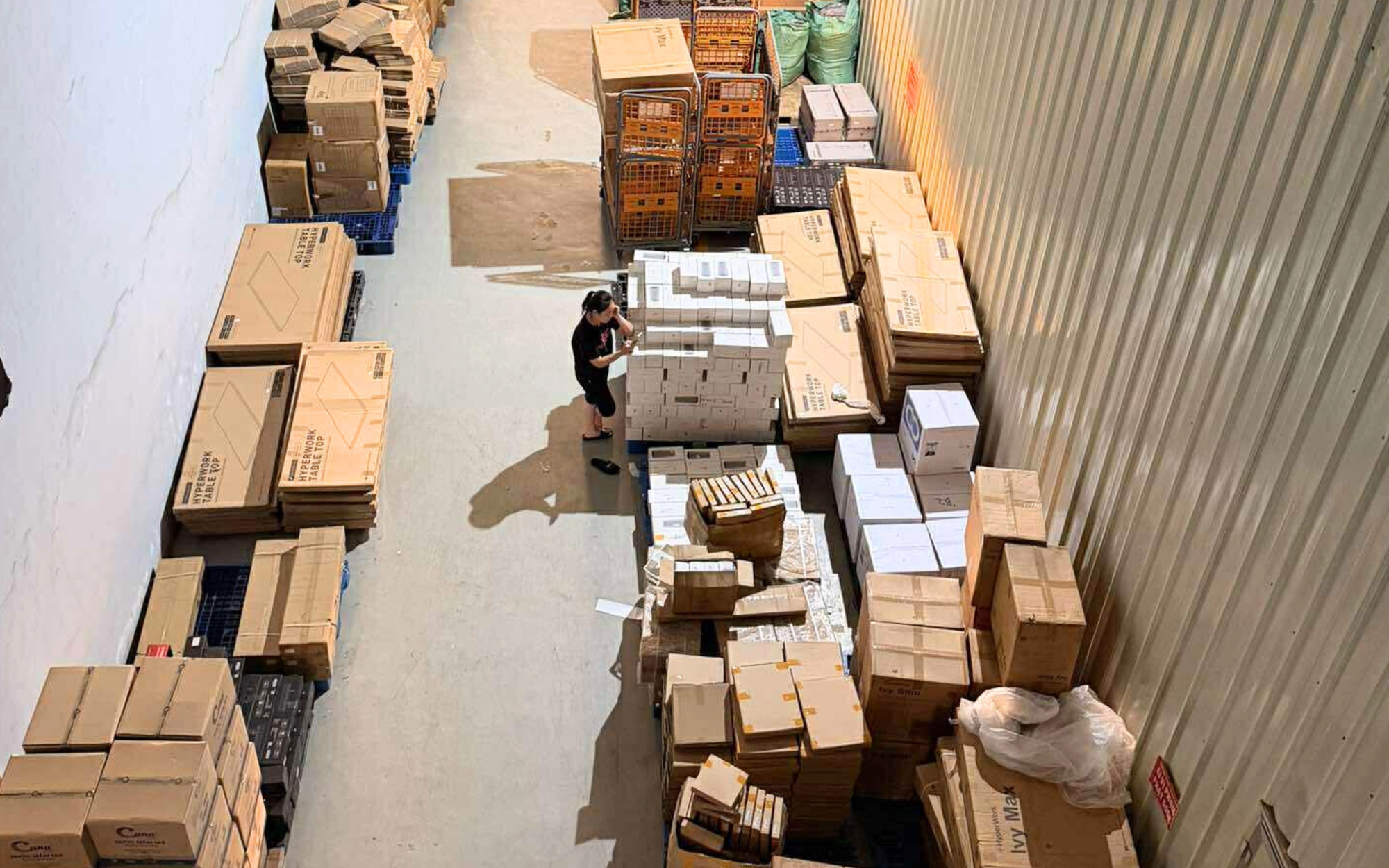 Nỗ lực b&igrave;nh ổn gi&aacute; thị trường Tết - Ảnh 4.