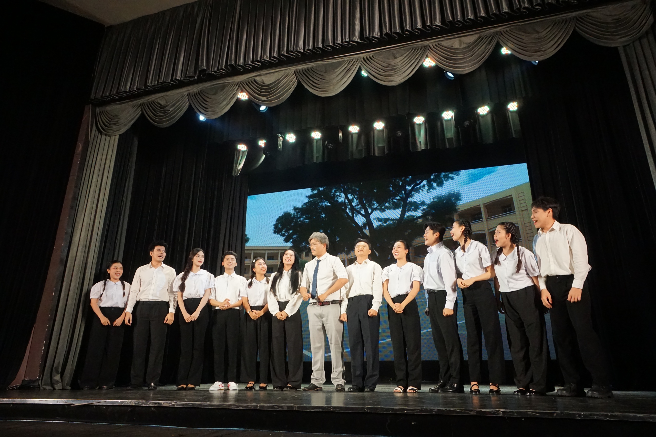 NSND Hồng Vân dựng kịch từ tác phẩm văn học của nhà văn Nguyễn Tất Thọ - Ảnh 5.