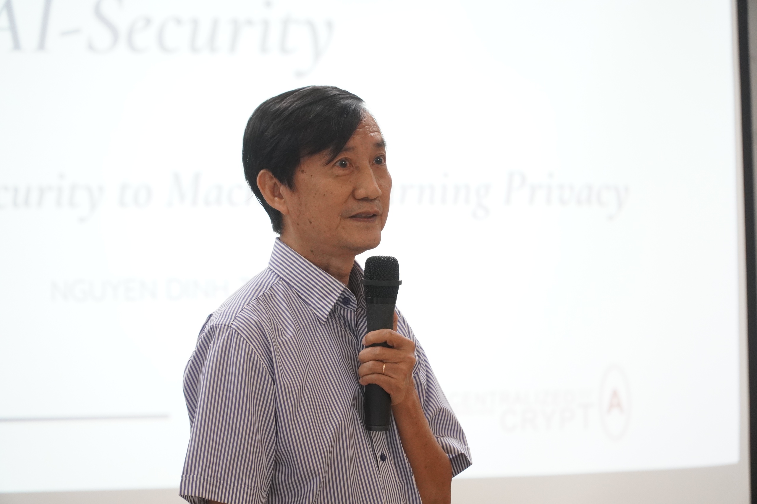 Đào tạo sinh viên làm chủ và sáng tạo ra ứng dụng AI tử tế - Ảnh 2.