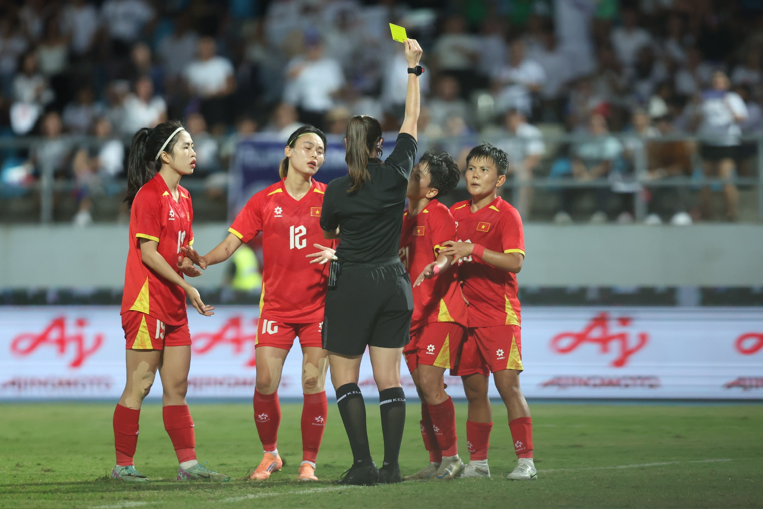 Truyền thông Thái Lan: "Trọng tài người Lào cơ mà, sao đổ lỗi Thái Lan?" - Ảnh 3.