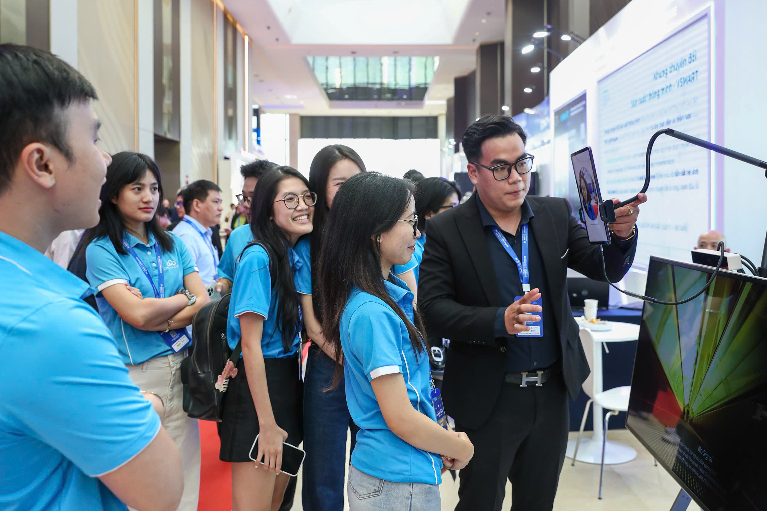 Chuyên gia nói gì về điều kiện trở thành công dân số? - Ảnh 1.