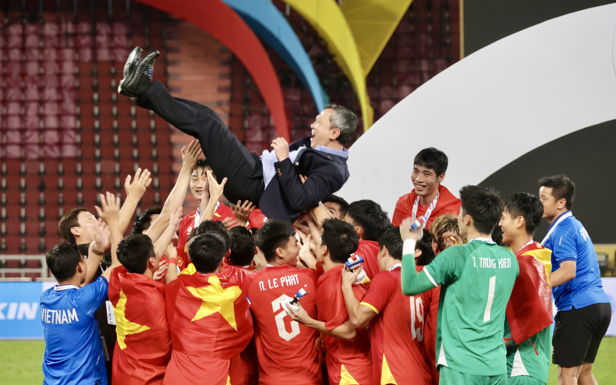 HLV Kim Sang-sik và những chia sẻ cảm xúc sau HCV SEA Games 33 - 2025 - Ảnh 2.