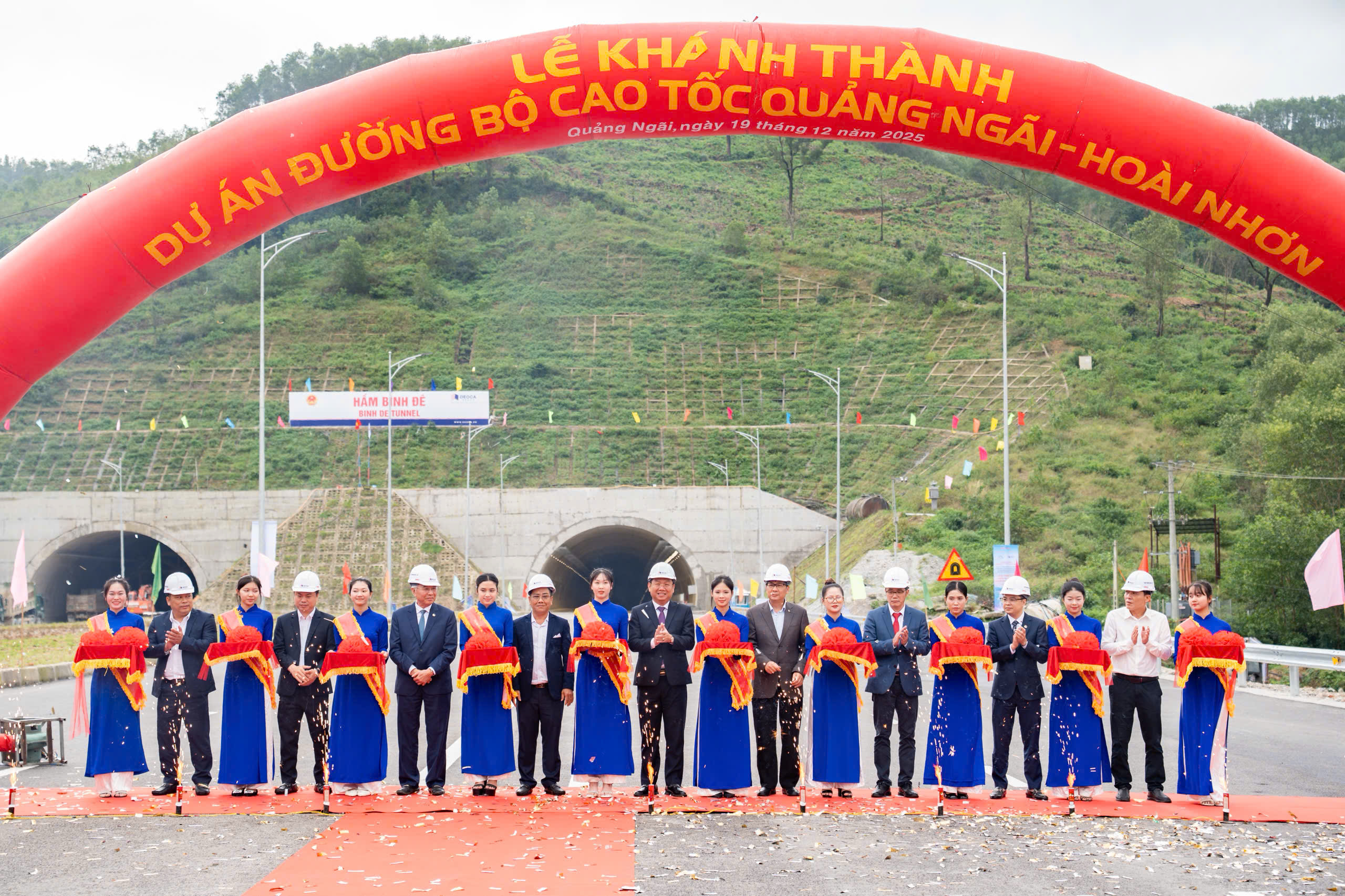 CLIP: Khởi công nút giao Quốc lộ 14B với tuyến cao tốc Đà Nẵng - Quảng Ngãi - Ảnh 5.