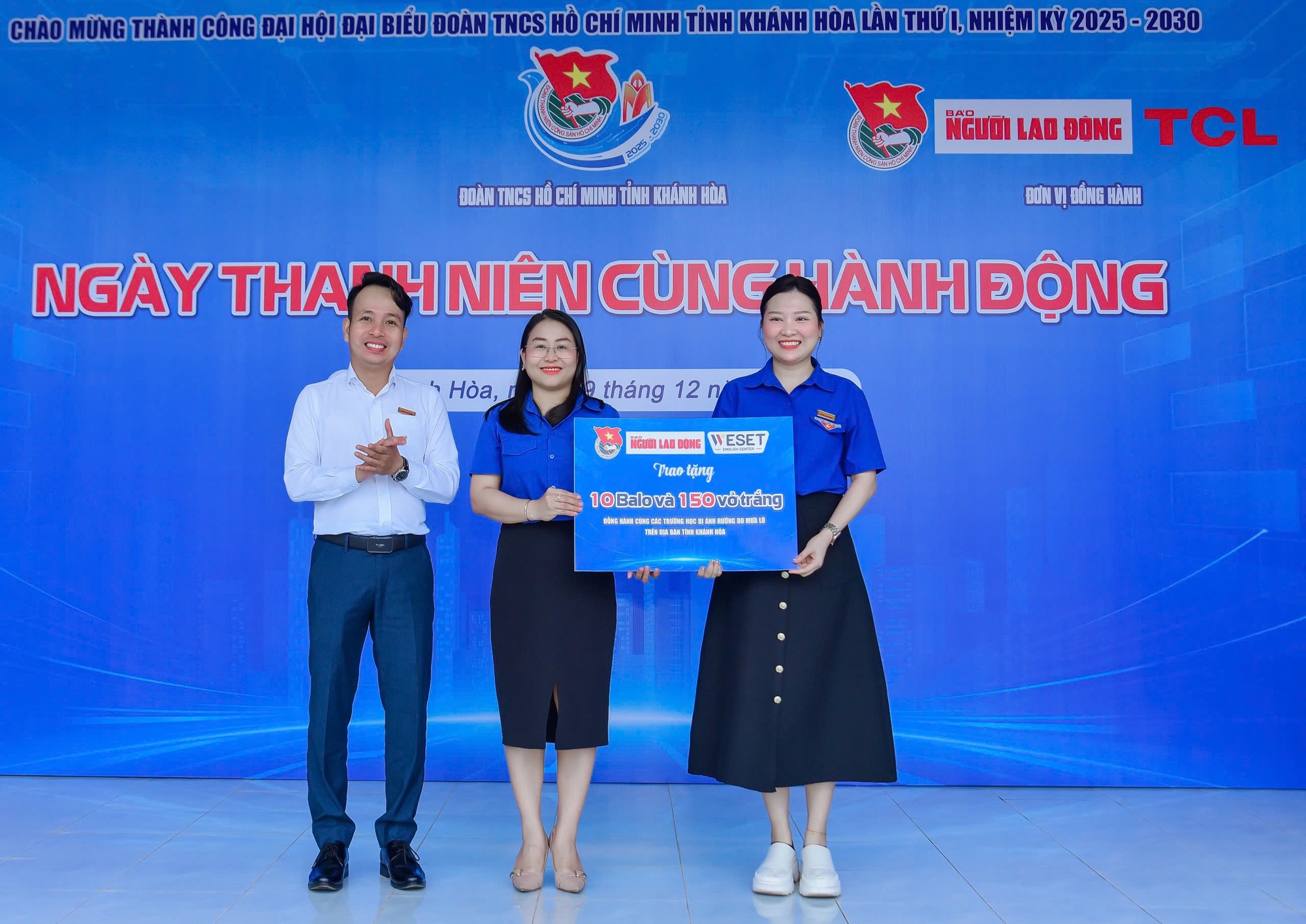 Đoàn thanh niên Báo Người Lao Động và TCL tặng trường học Khánh Hòa 50 tivi - Ảnh 4.