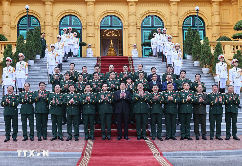 Chủ tịch nước Lương Cường trao quyết định thăng quân hàm Thượng tướng - Ảnh 2.