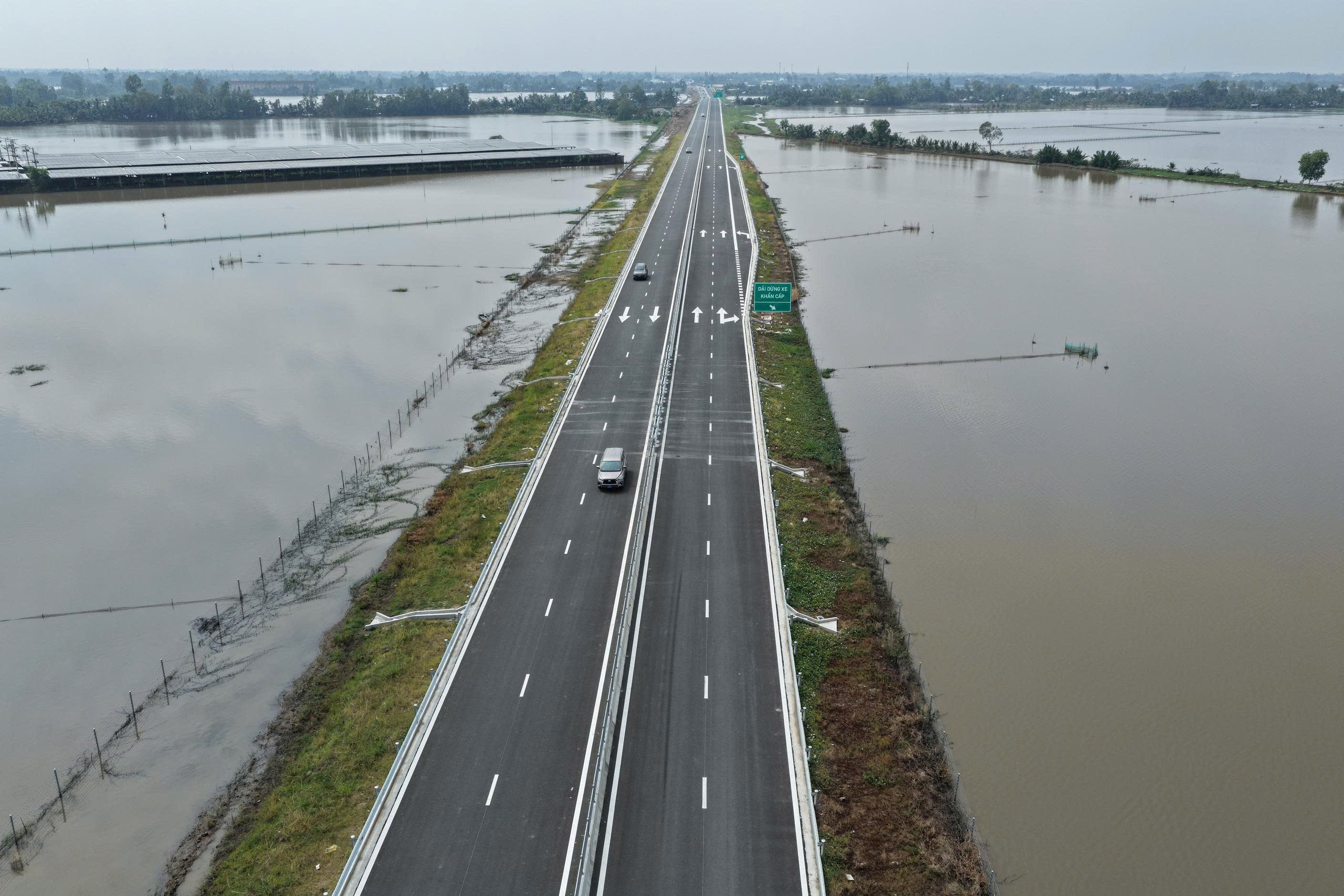 Lưu ý tốc độ các phương tiện lưu thông vào đoạn cao tốc Cần Thơ - Hậu Giang từ ngày 20-12 - Ảnh 1. Lưu ý tốc độ các phương tiện lưu thông vào đoạn cao tốc Cần Thơ - Hậu Giang từ ngày 20-12 - Ảnh 1.